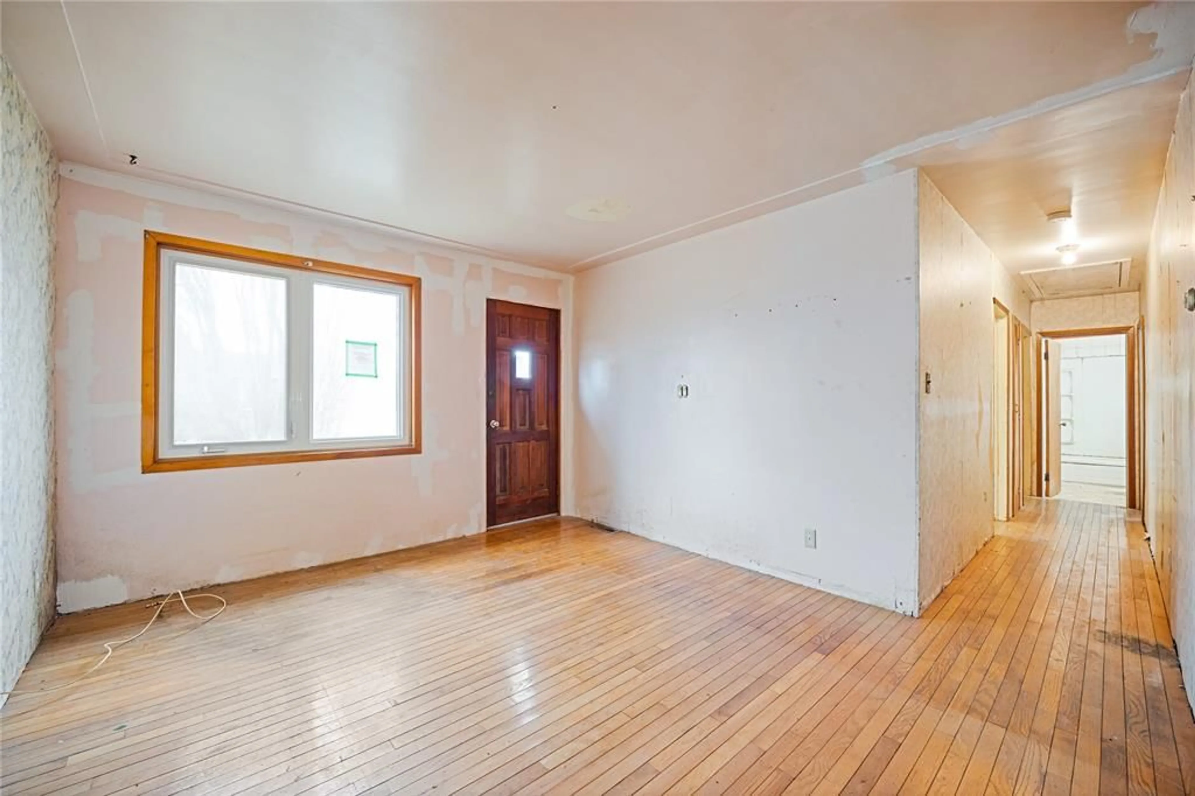 A pic of a room for 723 BENGARVIE St, Point Edward Ontario N7V 1B3