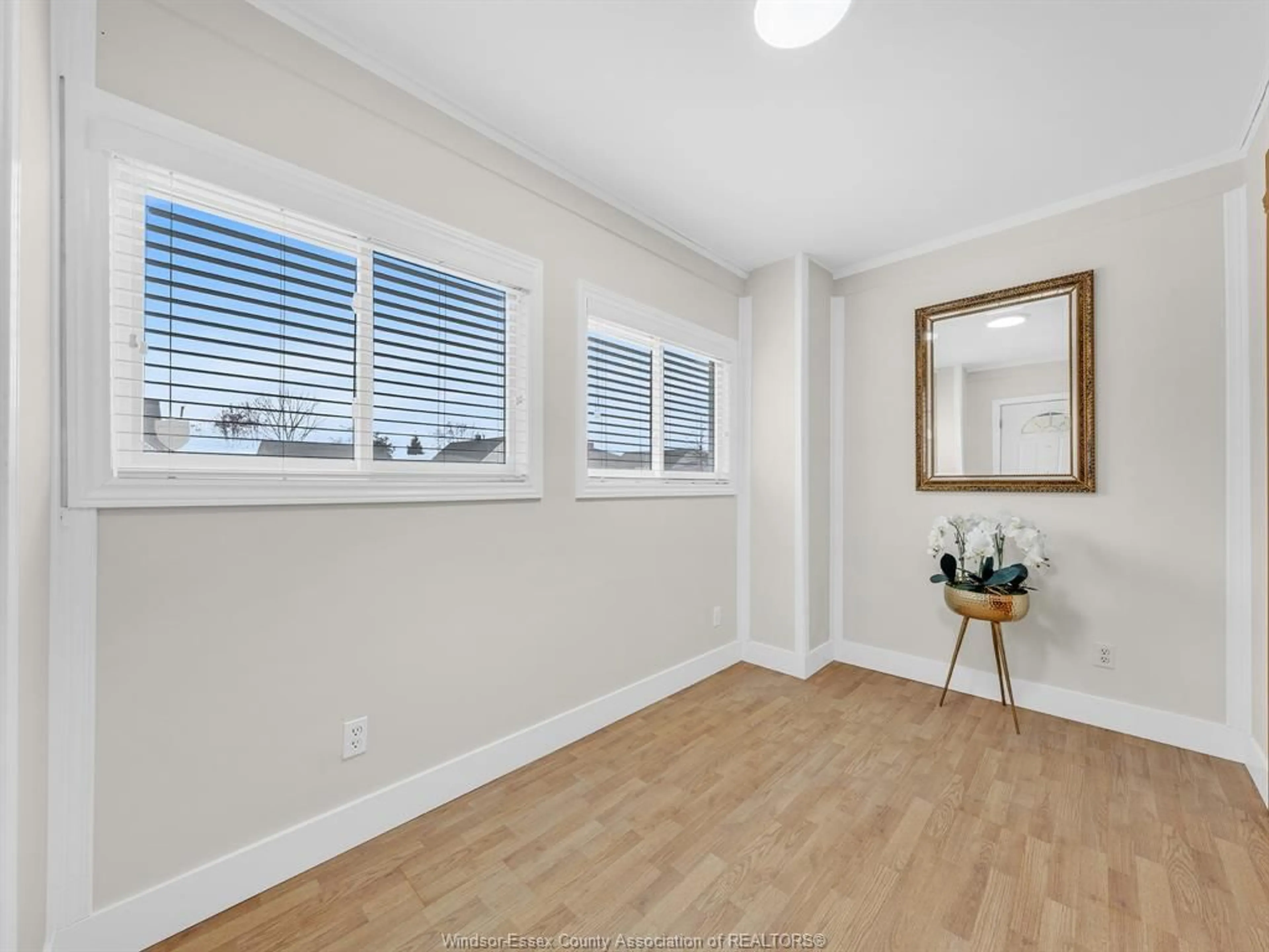 Unknown for 972 ESDRAS Ave, Windsor Ontario N8S 2M9