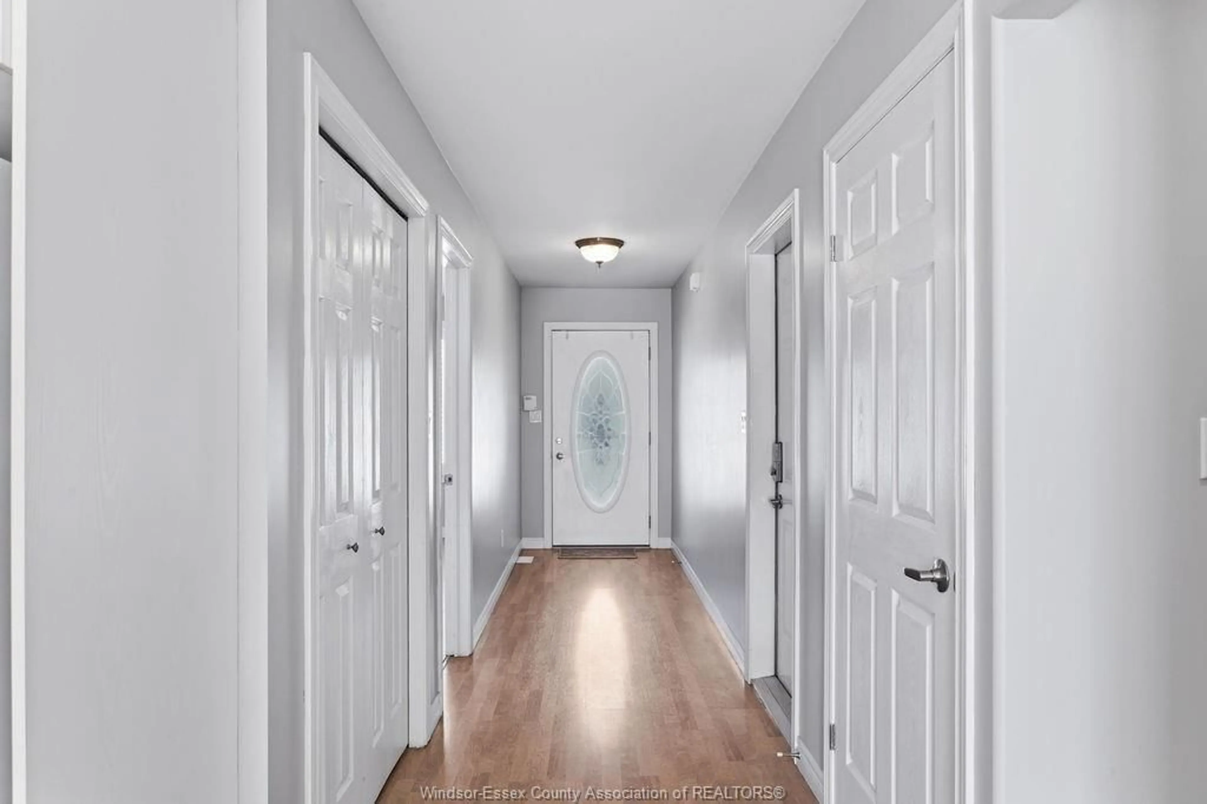 Indoor entryway for 11581 LEATHORNE St, Windsor Ontario N8P 1P6