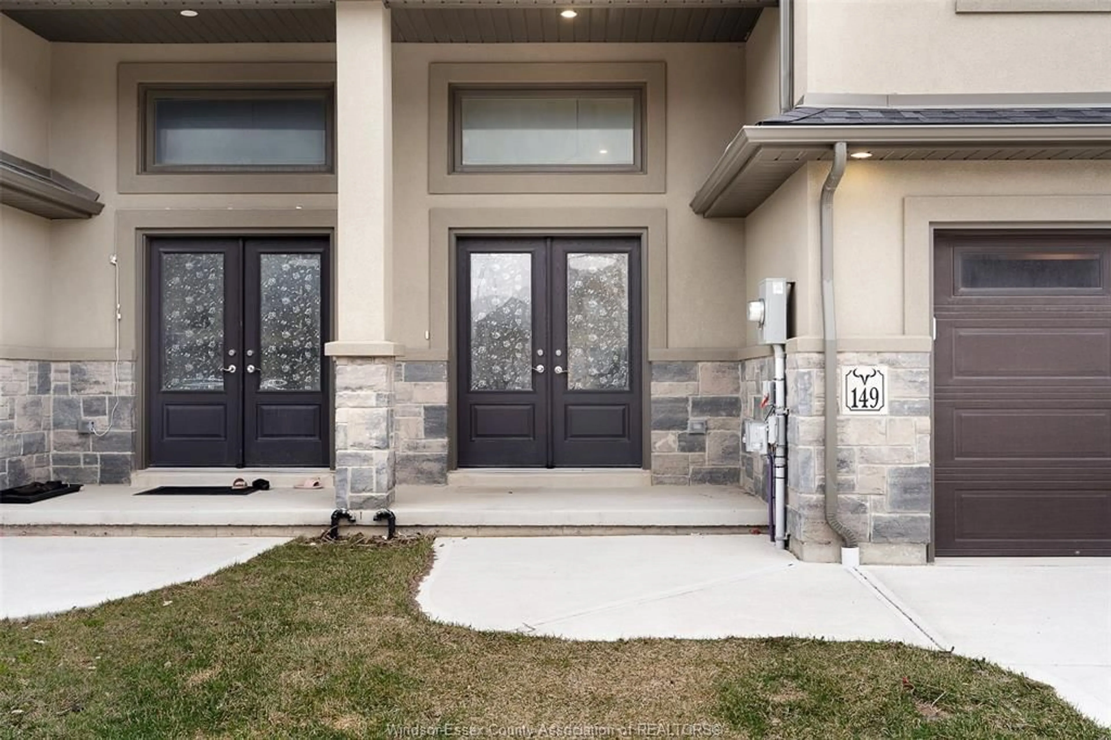Indoor entryway for 149 REED St, Essex Ontario N8M 0B1