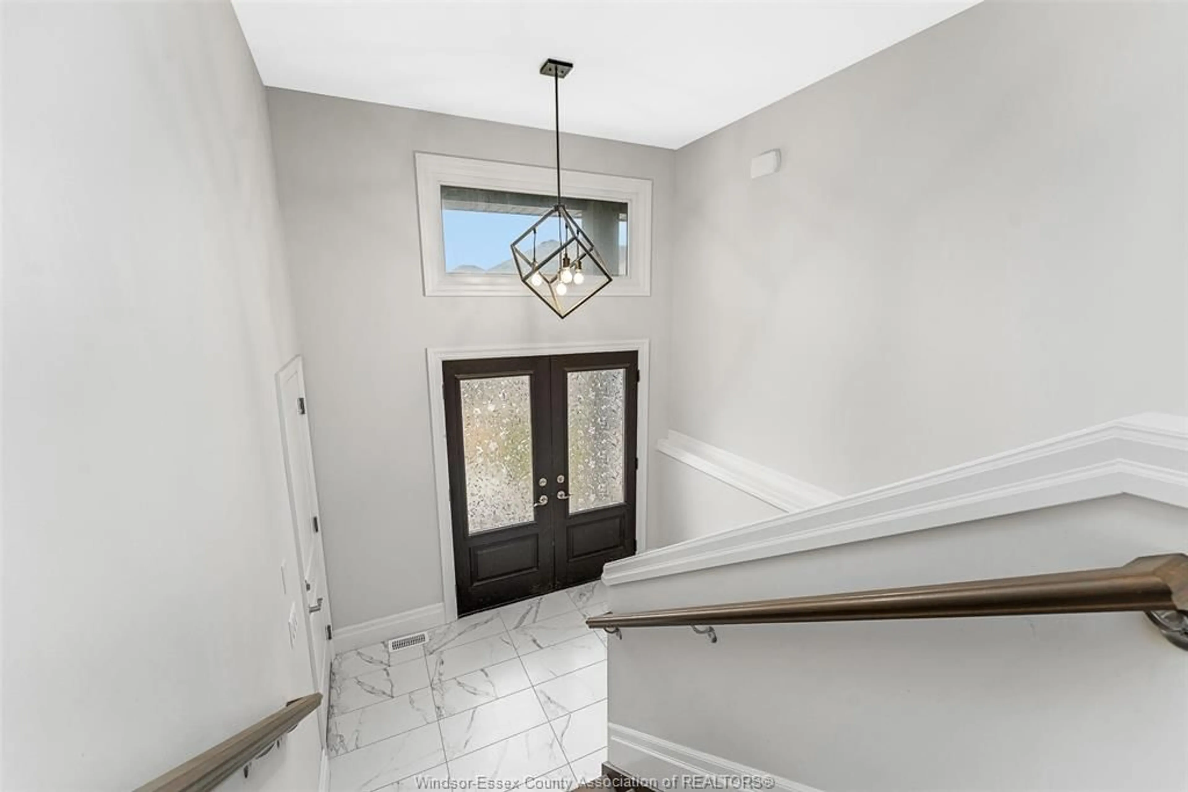 Indoor entryway for 149 REED St, Essex Ontario N8M 0B1