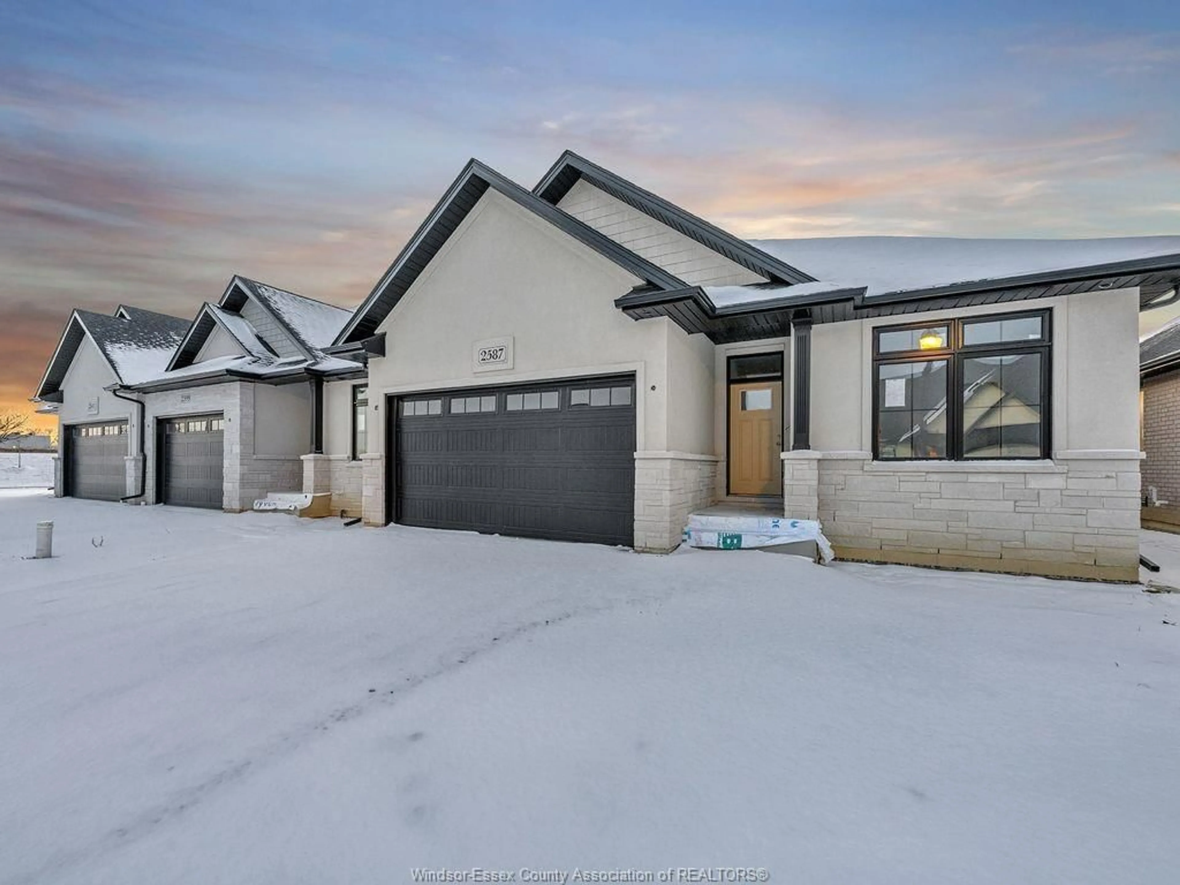 Home with brick exterior material, street for 2587 BARKLEY Ave, Windsor Ontario N8P 0E9