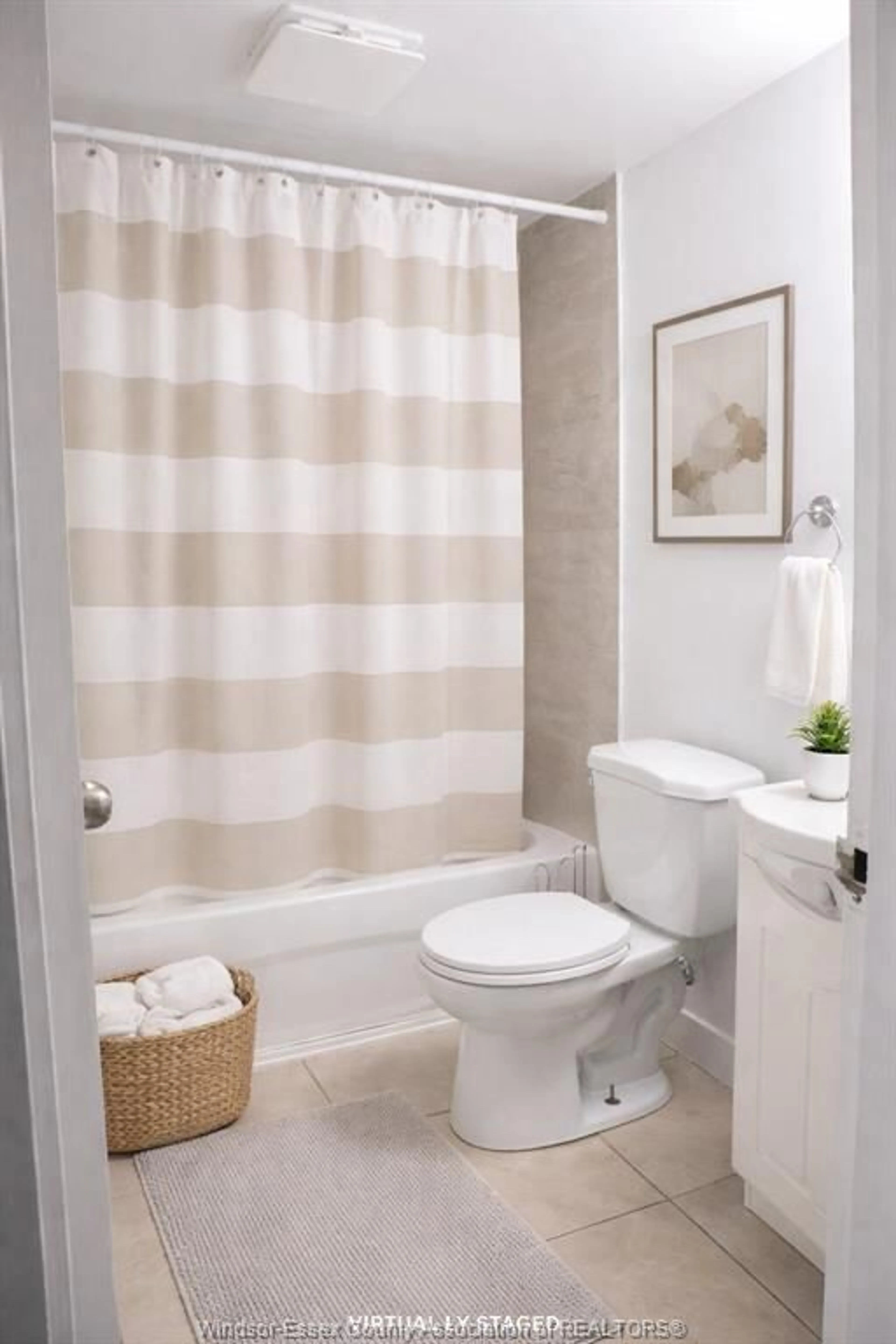 Standard bathroom, ceramic/tile floor for 6513 THORNBERRY Cres, Windsor Ontario N8T 3A6