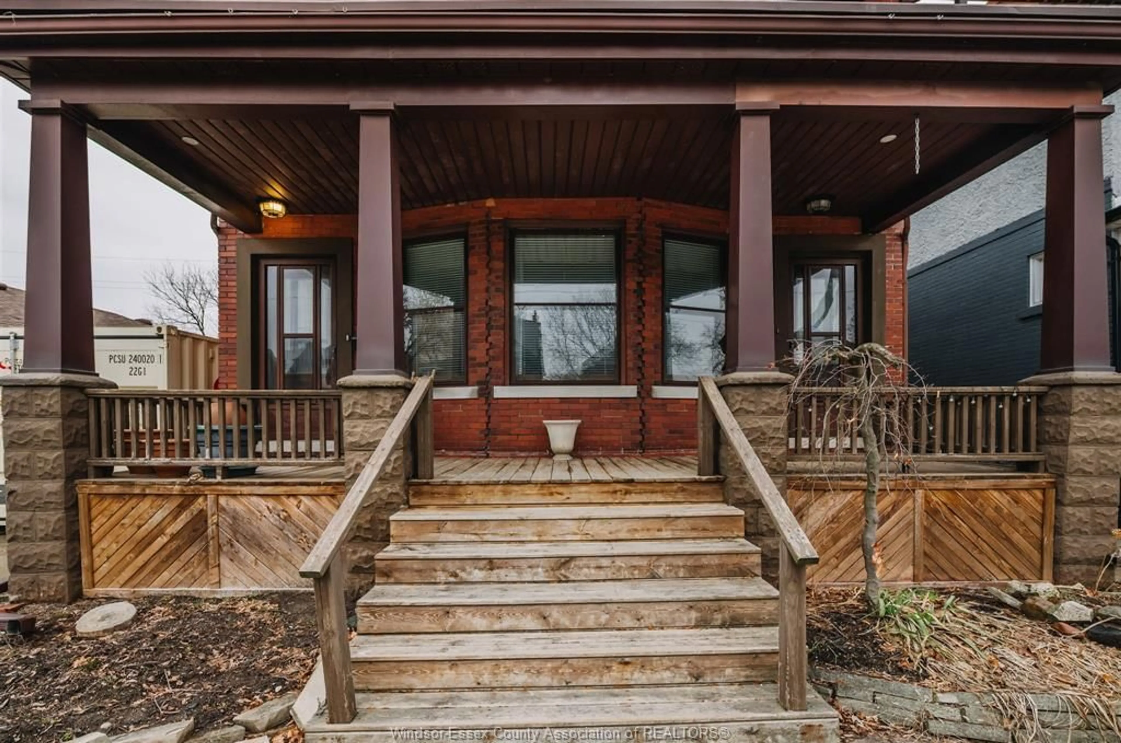 Unknown for 232-234 OAK Ave, Windsor Ontario N9A 5E3