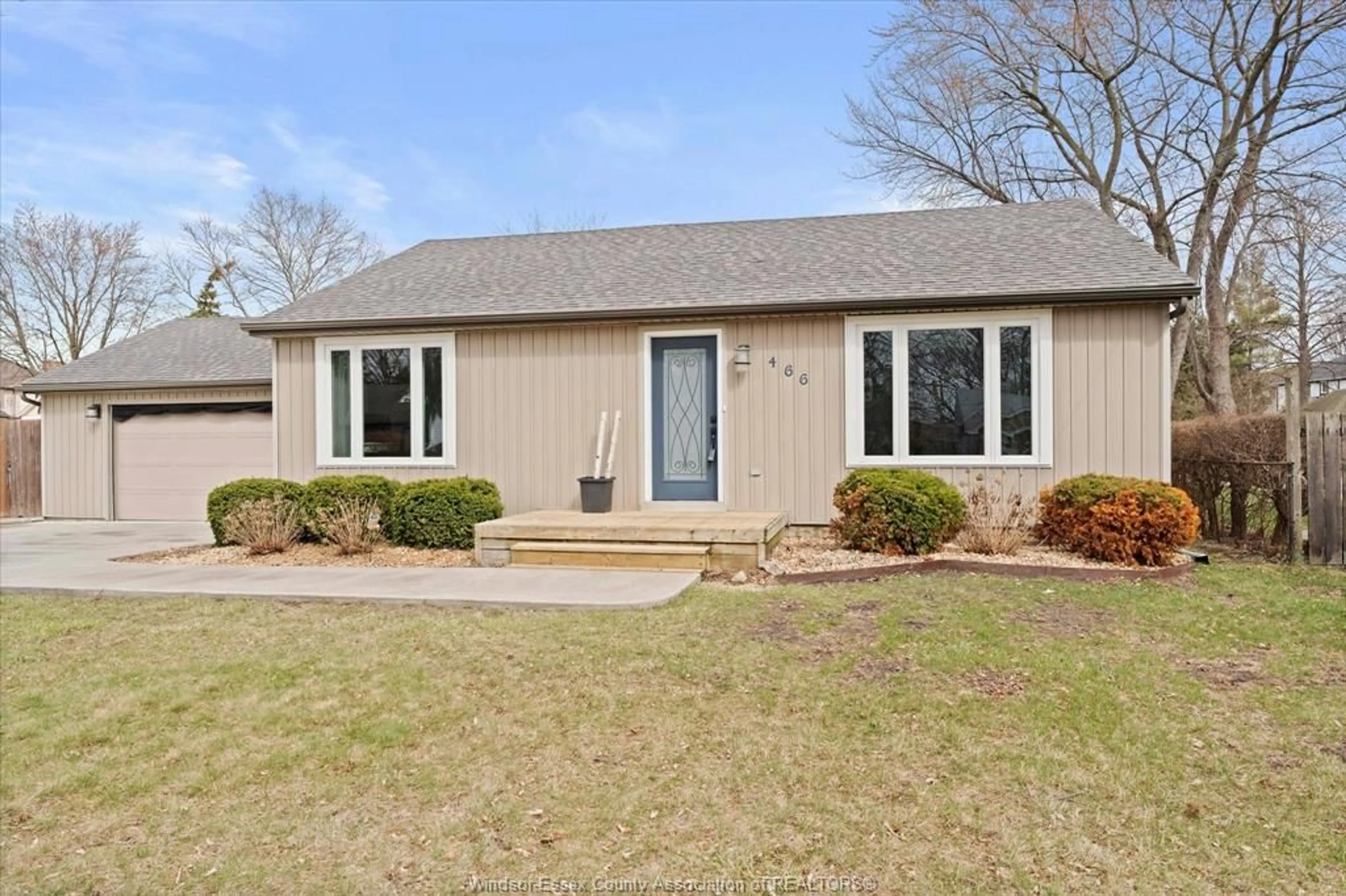 Home with vinyl exterior material, street for 466 St. Pierre, Tecumseh Ontario N8N 1Y9