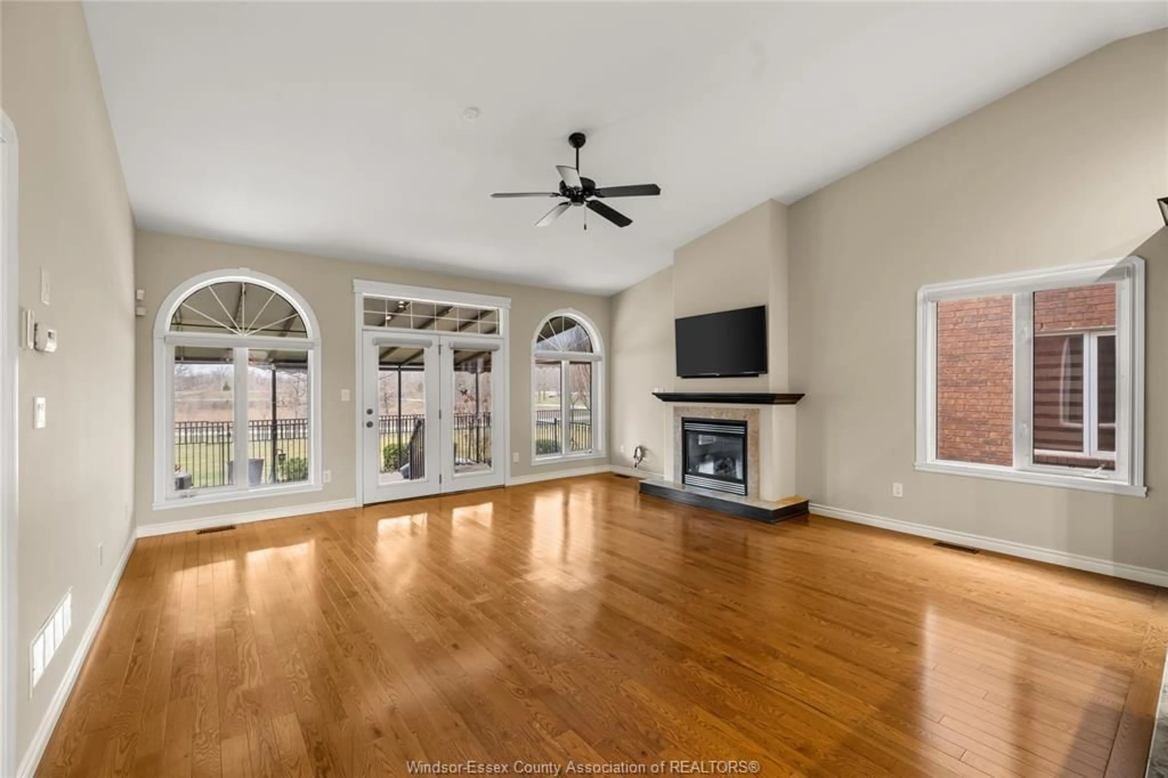 Unknown for 1343 ASPENSHORE, Windsor Ontario N8P 1Y4