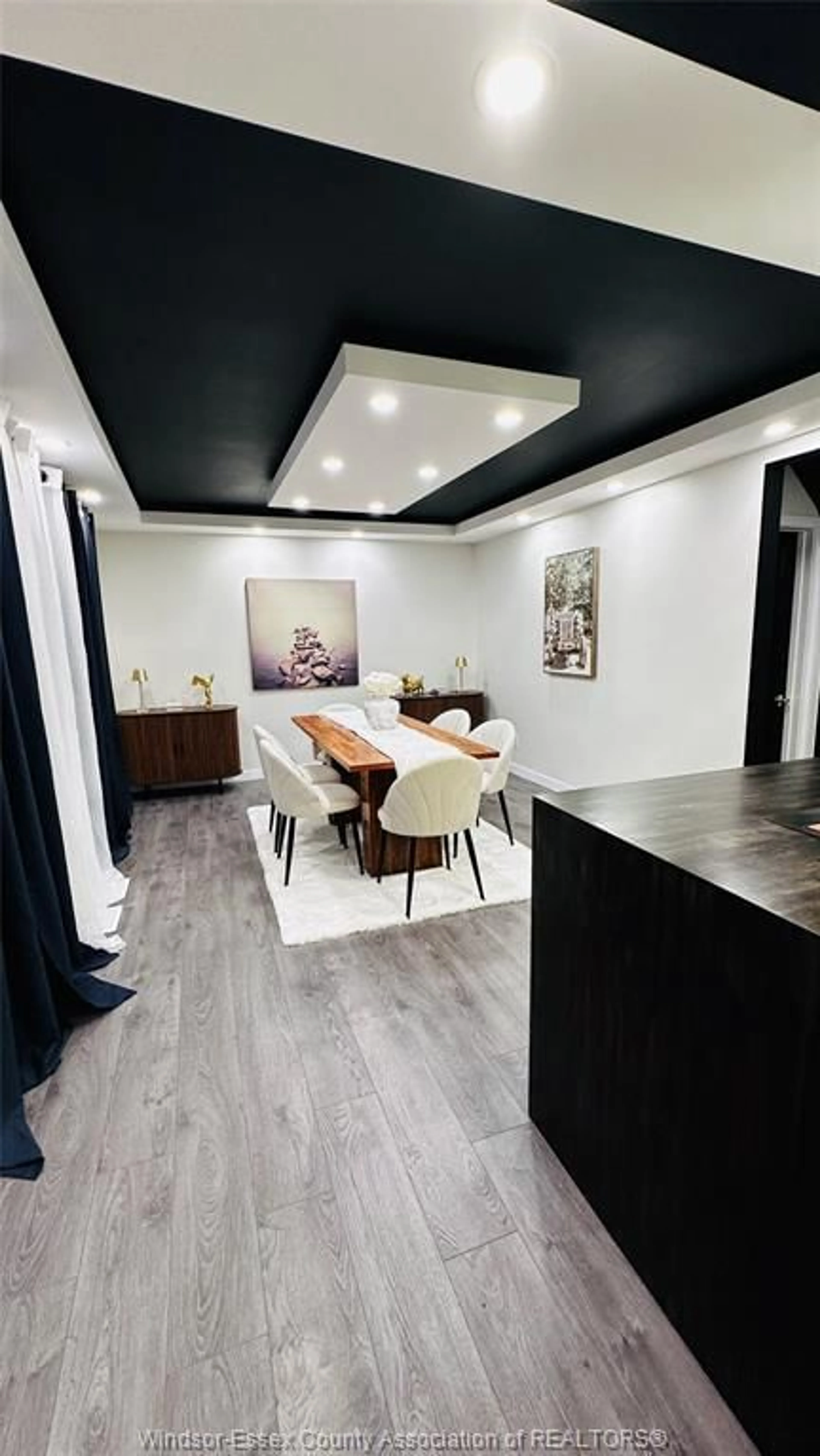 Dining room, wood/laminate floor for 3519 TECUMSEH Rd, Windsor Ontario N9C 2B6