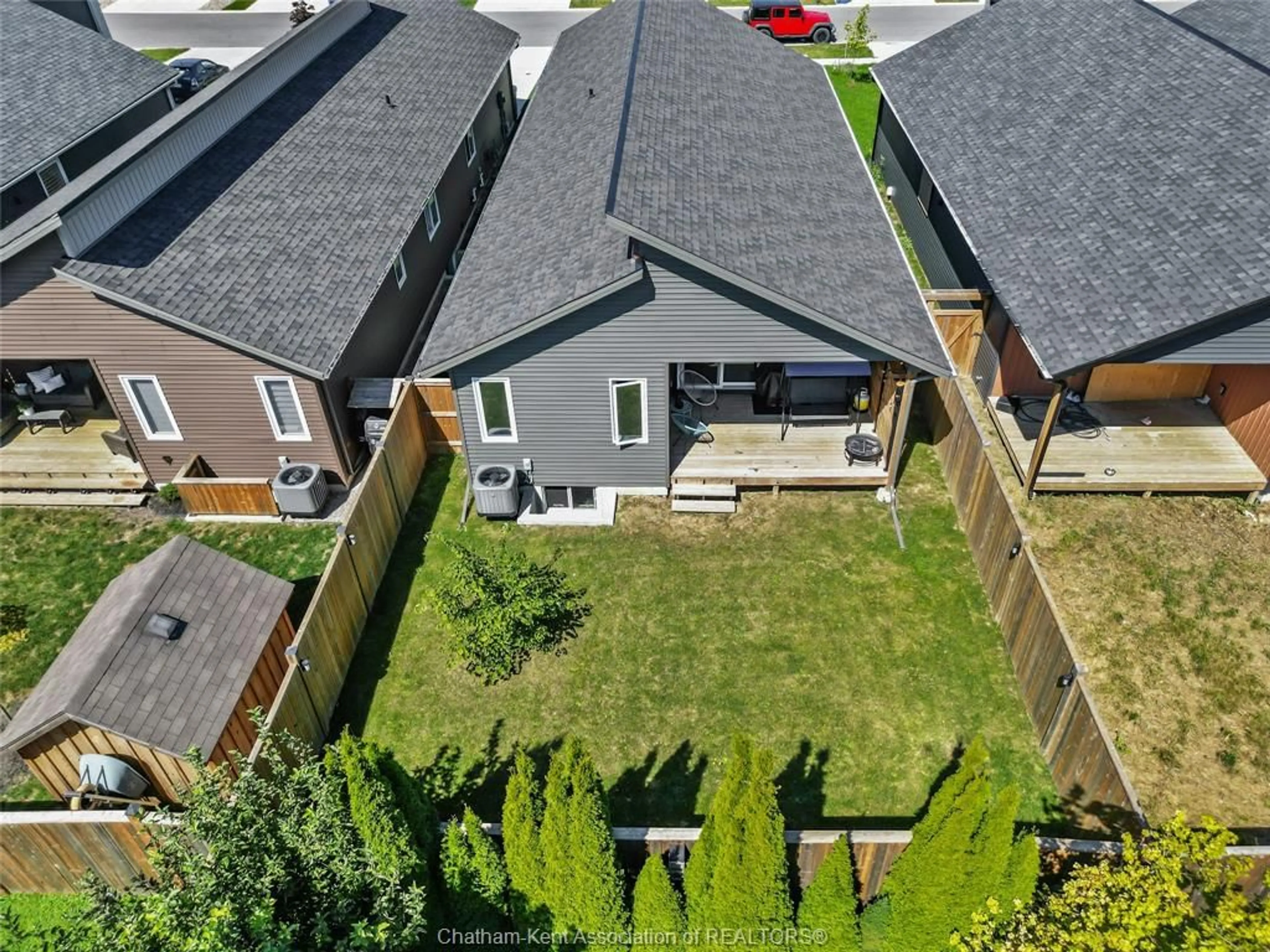 A pic from outside/outdoor area/front of a property/back of a property/a pic from drone, unknown for 97 Moonstone Cres, Chatham Ontario N7M 0S2