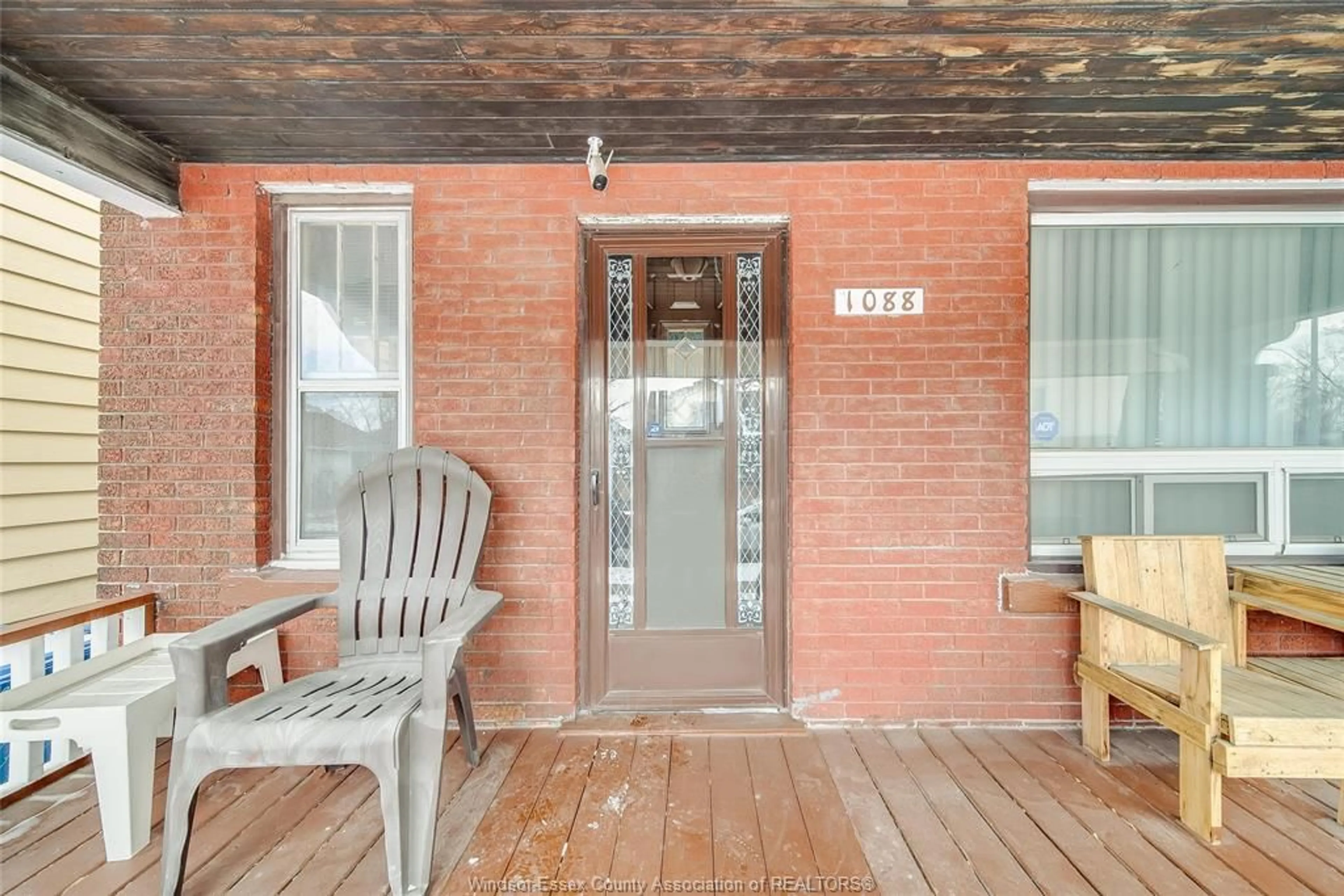 Patio, street for 1088 HICKORY, Windsor Ontario N8Y 3S1