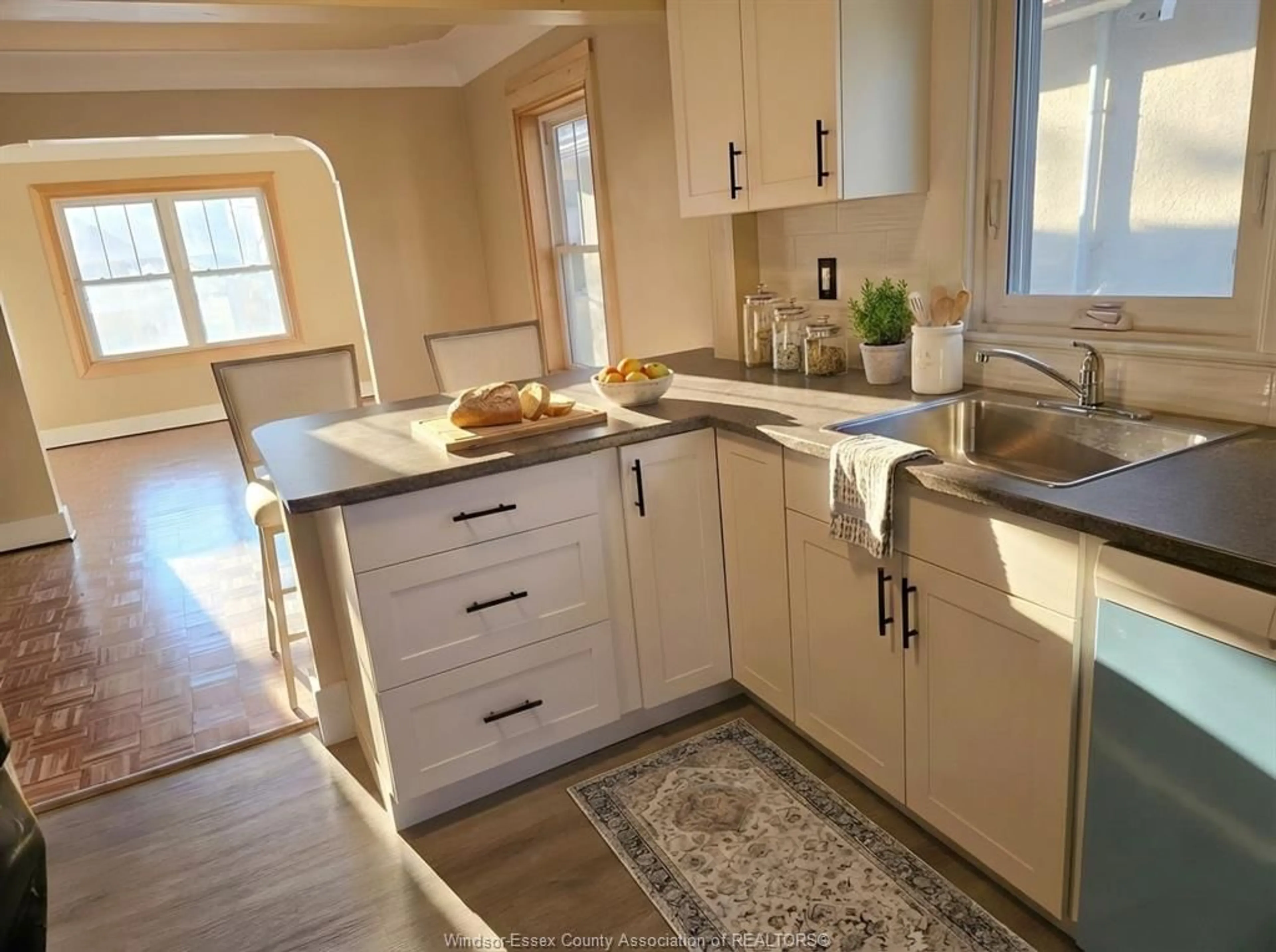 Unknown for 1046 ELSMERE, Windsor Ontario N9A 2B2