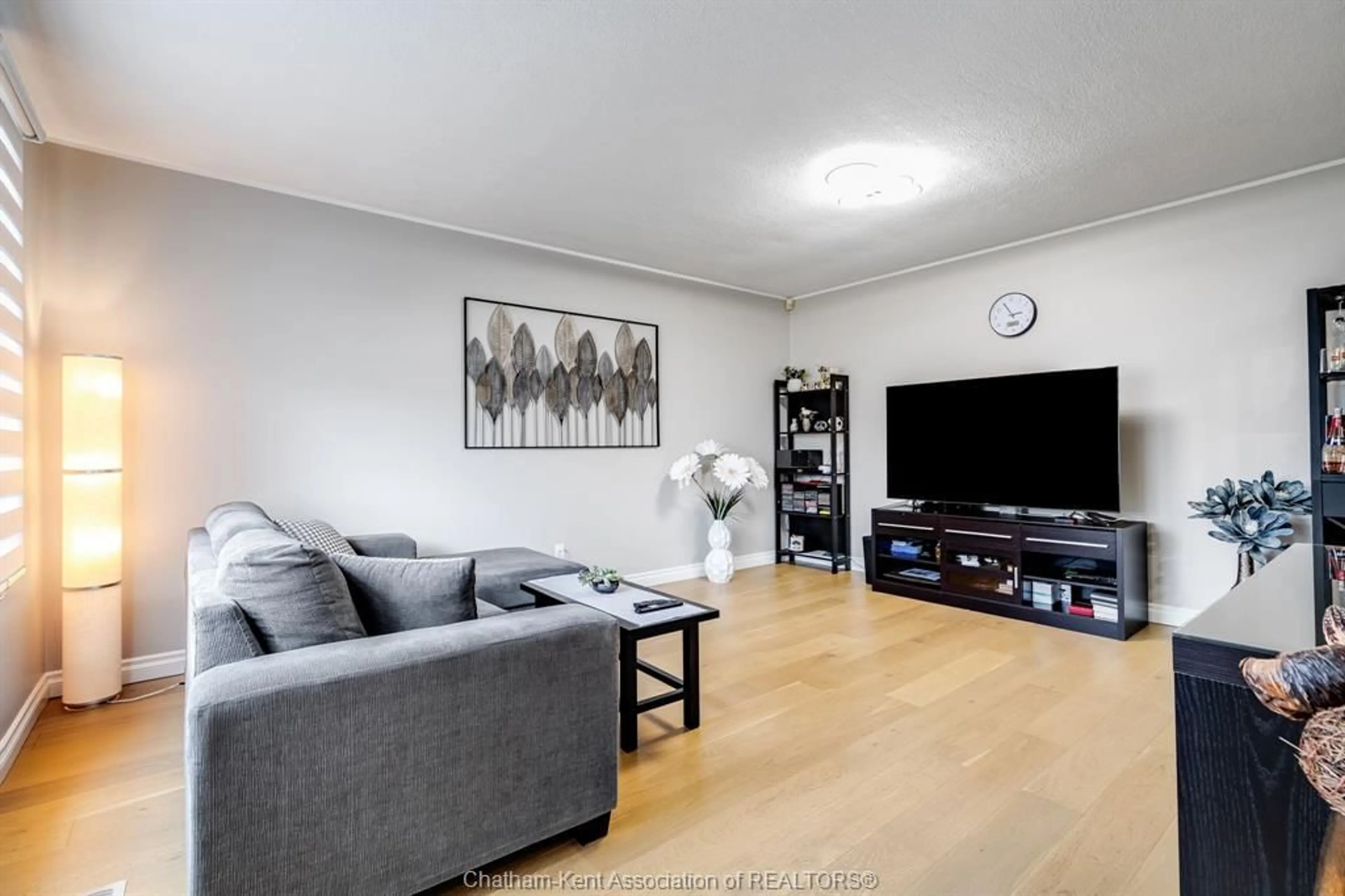 Living room with furniture, unknown for 63 PEIRONE Cres, Chatham Ontario N7L 4B7