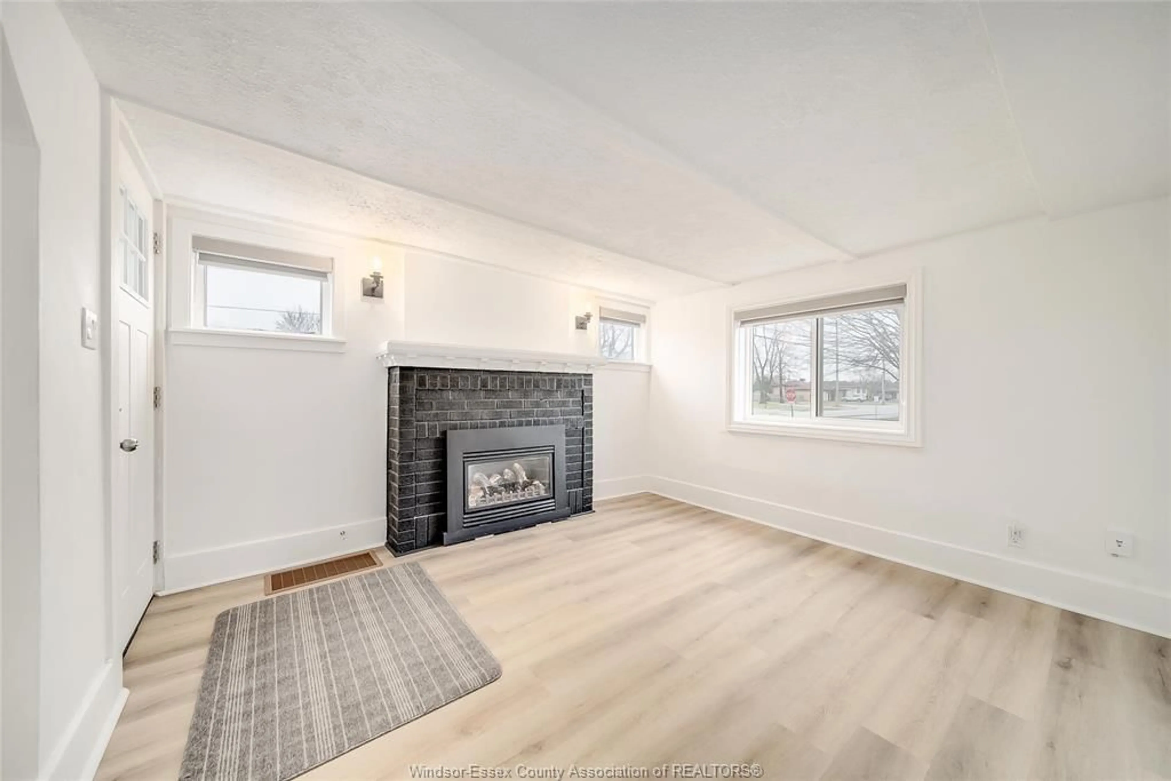 A pic of a room for 1985 LESPERANCE, Tecumseh Ontario N8N 1Y5