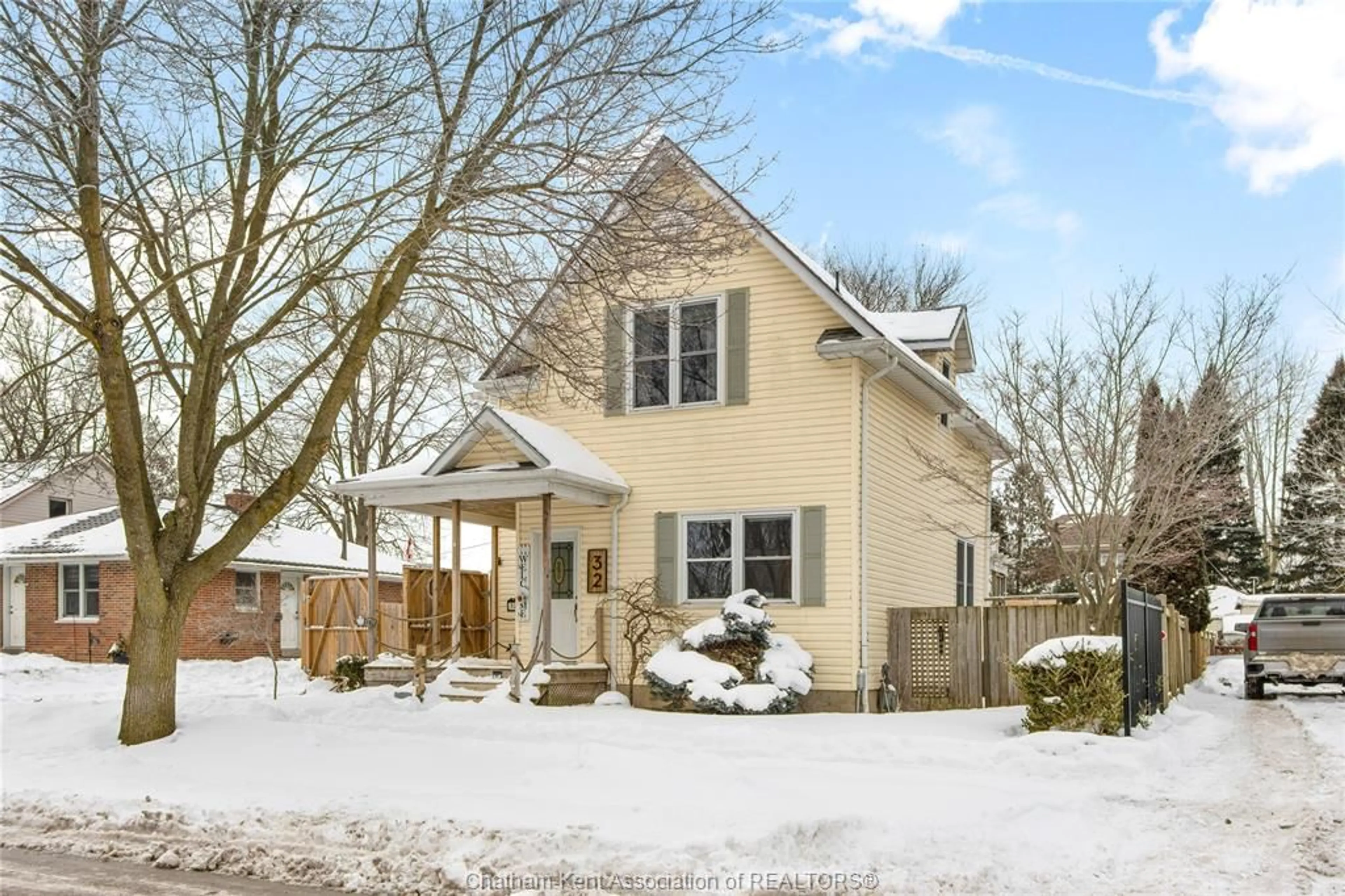 Unknown for 32 HALL St, Blenheim Ontario N0P 1A0