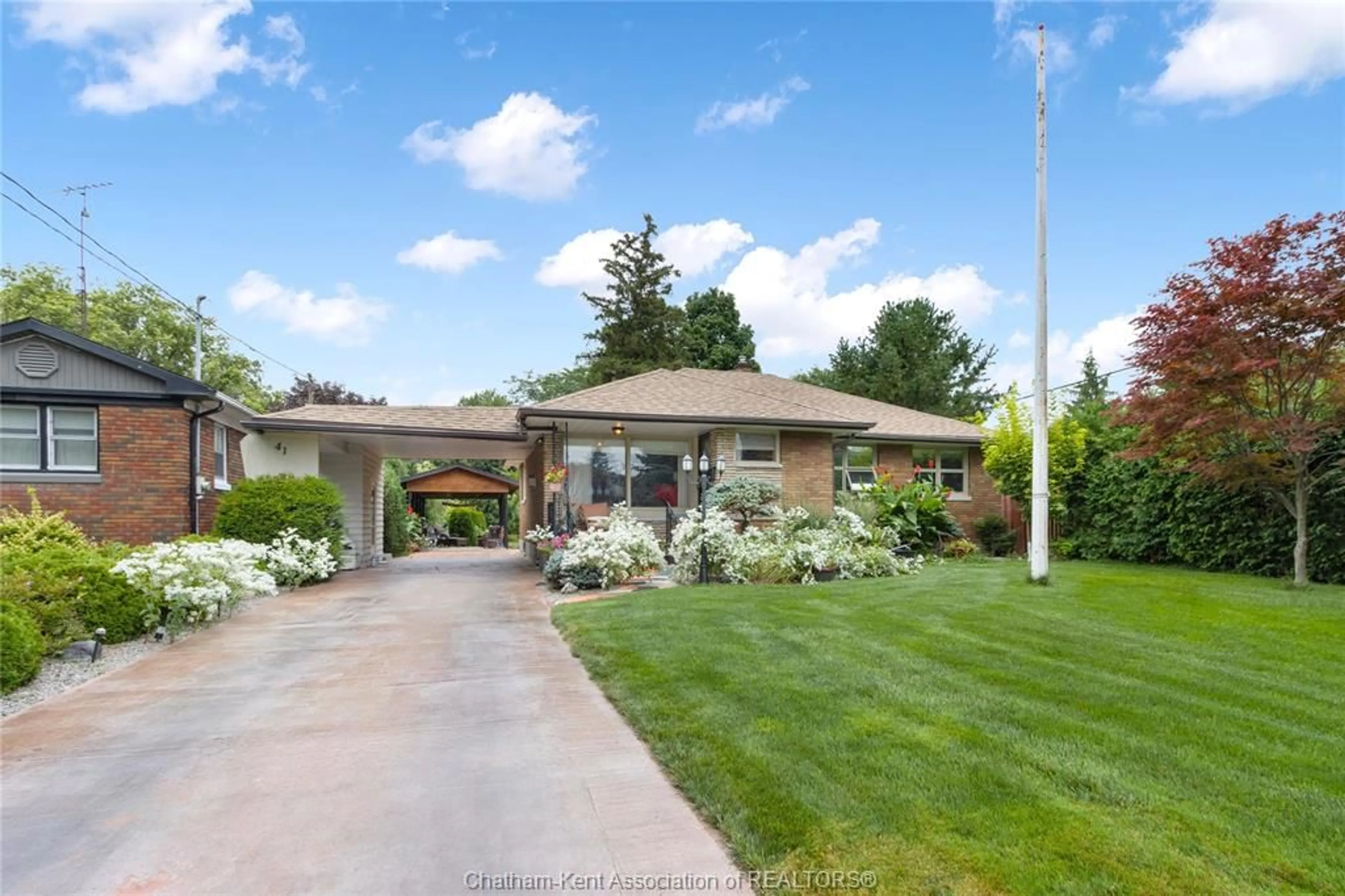 Unknown for 41 MAPLE St, Chatham Ontario N7L 2E5