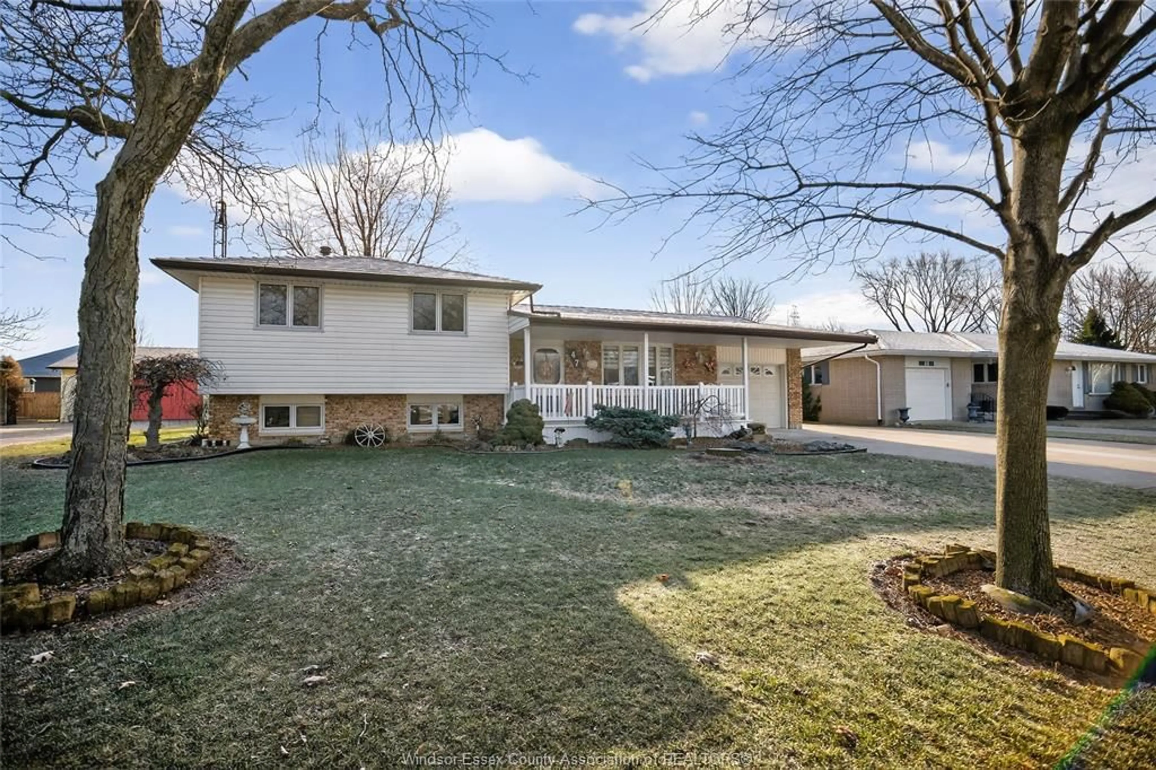 A pic from outside/outdoor area/front of a property/back of a property/a pic from drone, unknown for 47 Park Lane, Tilbury Ontario N0P 2L0