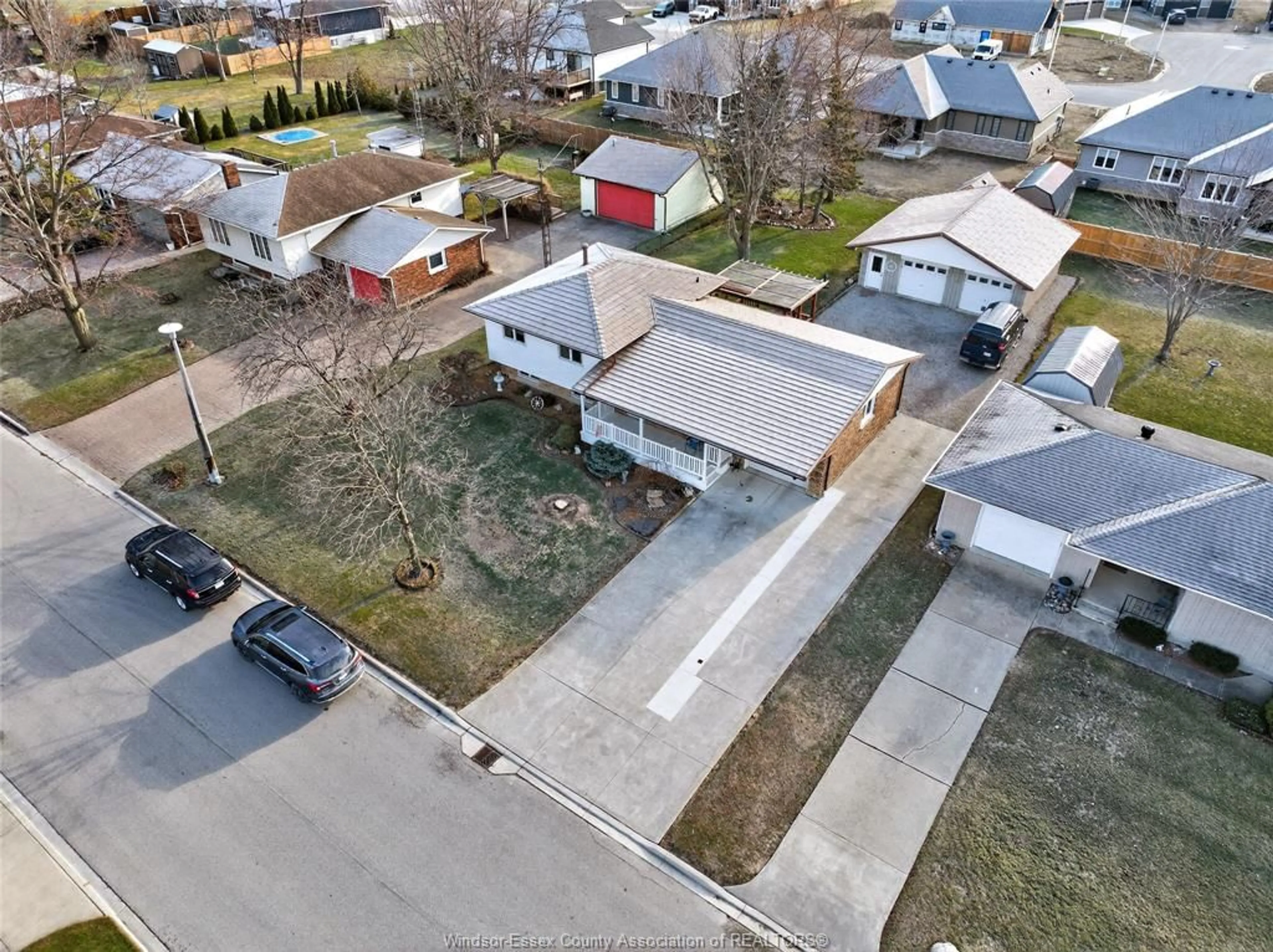 A pic from outside/outdoor area/front of a property/back of a property/a pic from drone, street for 47 Park Lane, Tilbury Ontario N0P 2L0