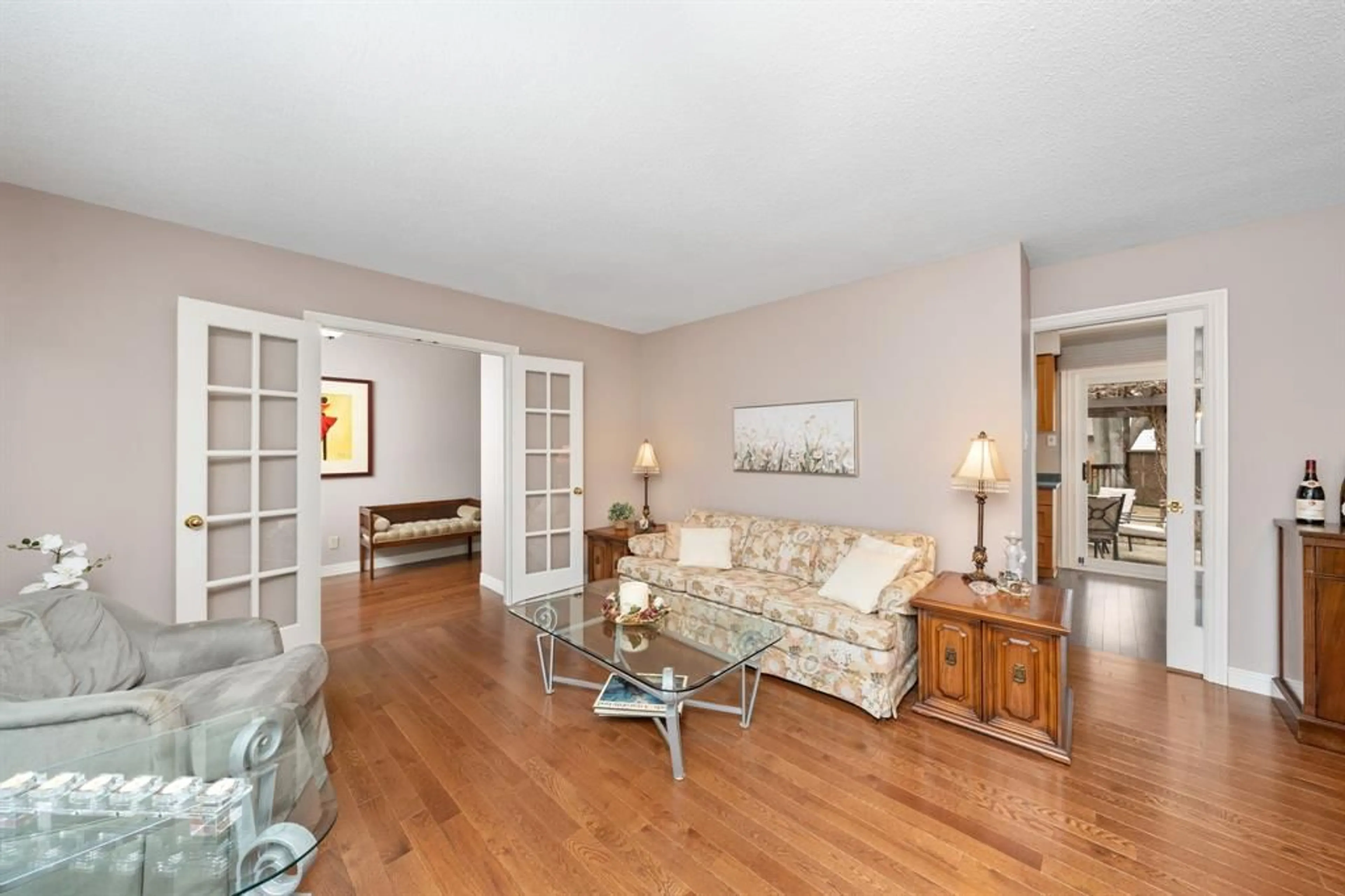 Living room with furniture, unknown for 912 VARSITY Cres, Sarnia Ontario N7S 4W2