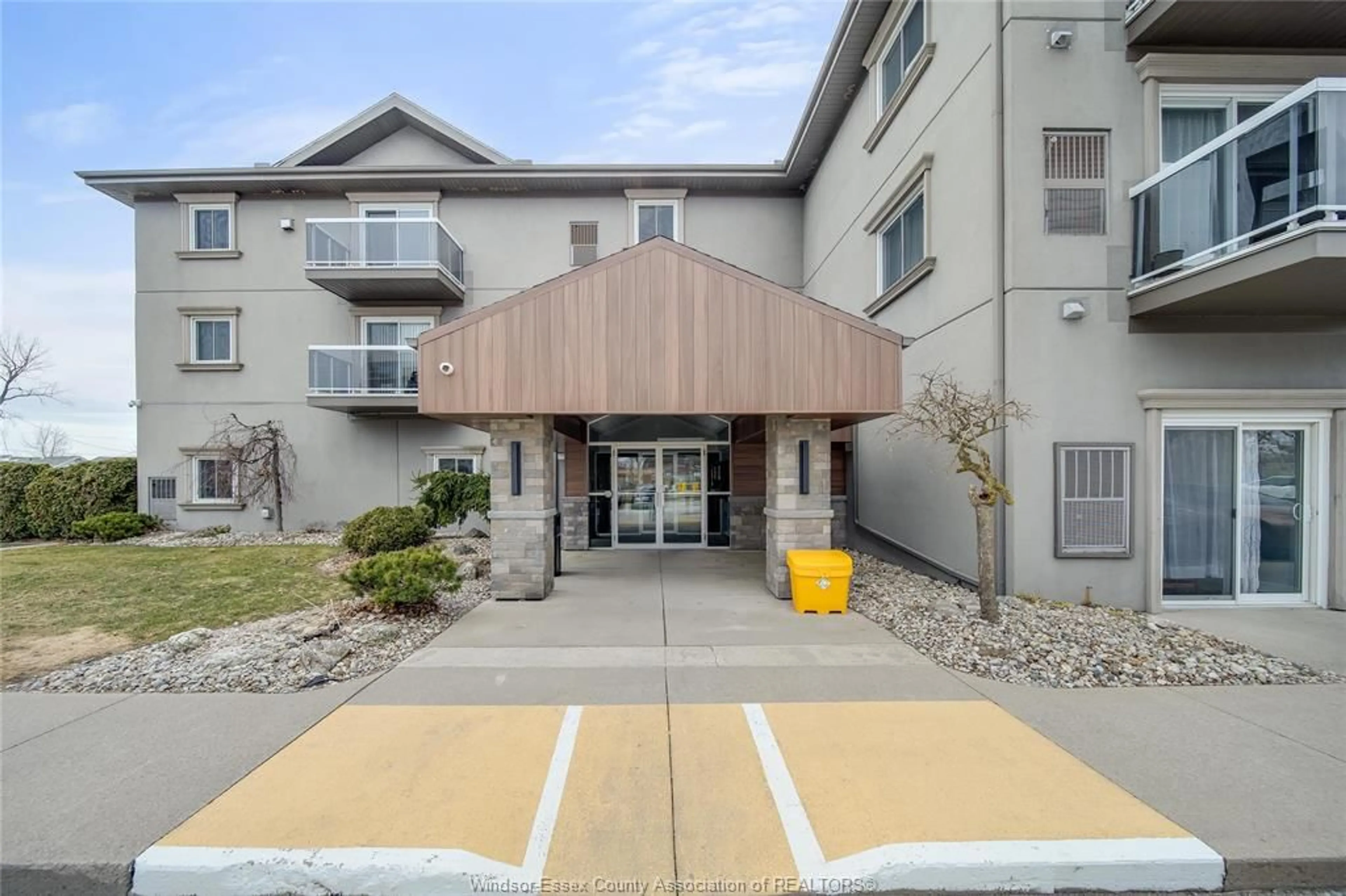 Unknown for 44 ROBSON RD #216, Leamington Ontario N8H 5E4