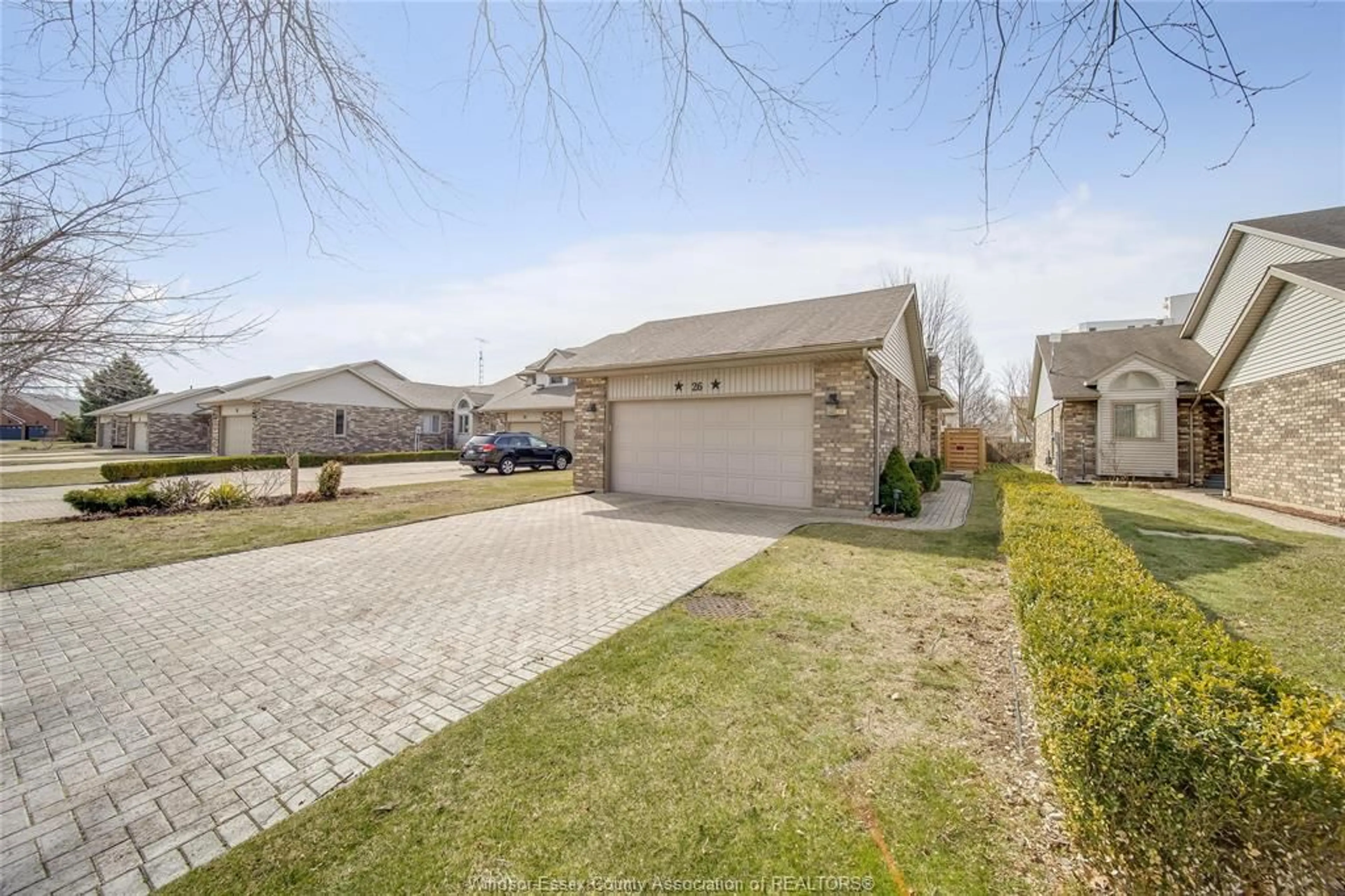 A pic from outside/outdoor area/front of a property/back of a property/a pic from drone, street for 26 CHEYENNE Crt, Leamington Ontario N8H 5E3