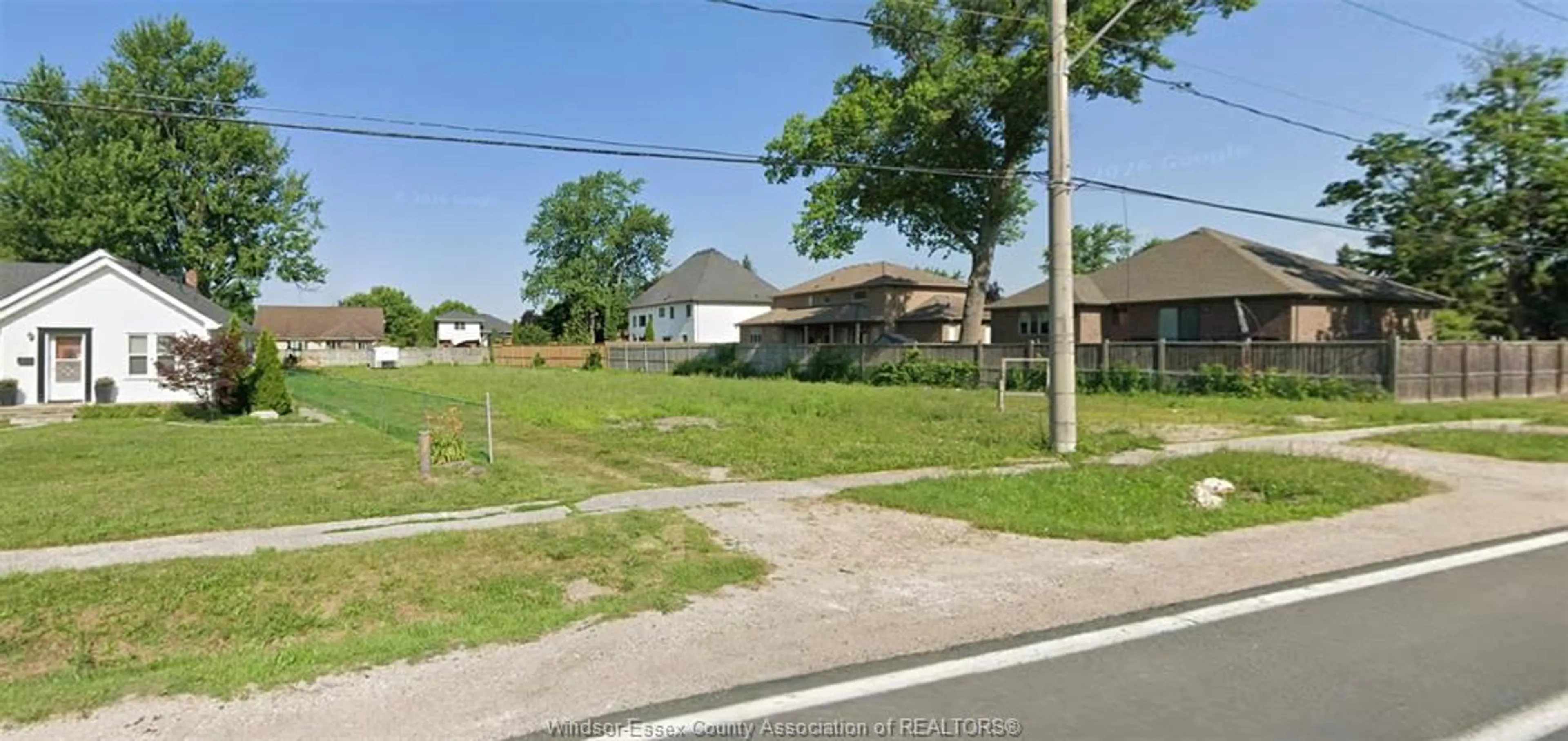 Blurry image for 4617 - 4619 Howard Ave, Windsor Ontario N9G 1P8