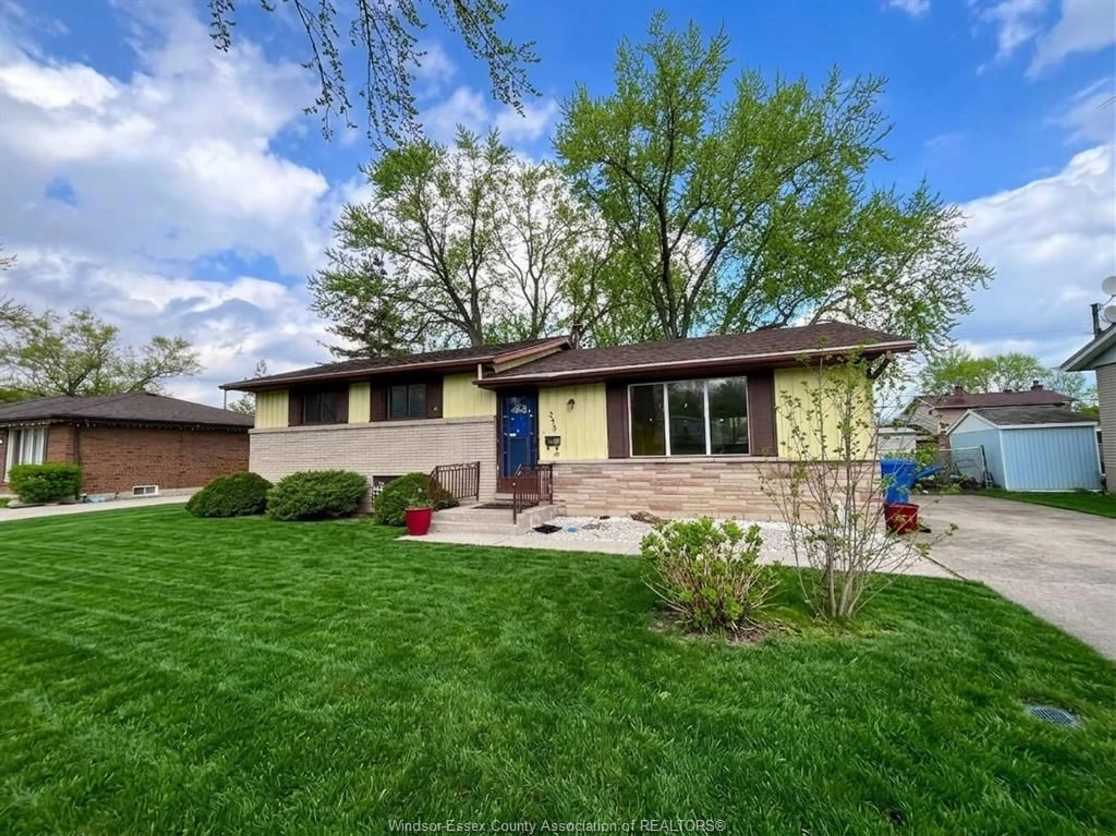 Unknown for 348 Watson Ave, Windsor Ontario N8S 3S4