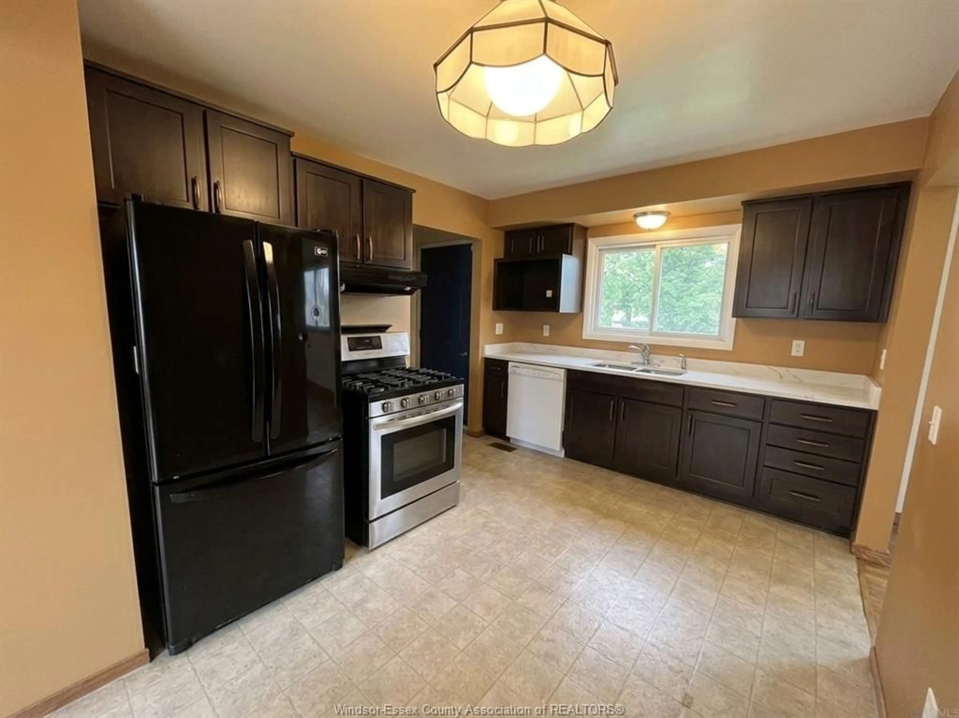 Open concept kitchen, ceramic/tile floor for 348 Watson Ave, Windsor Ontario N8S 3S4