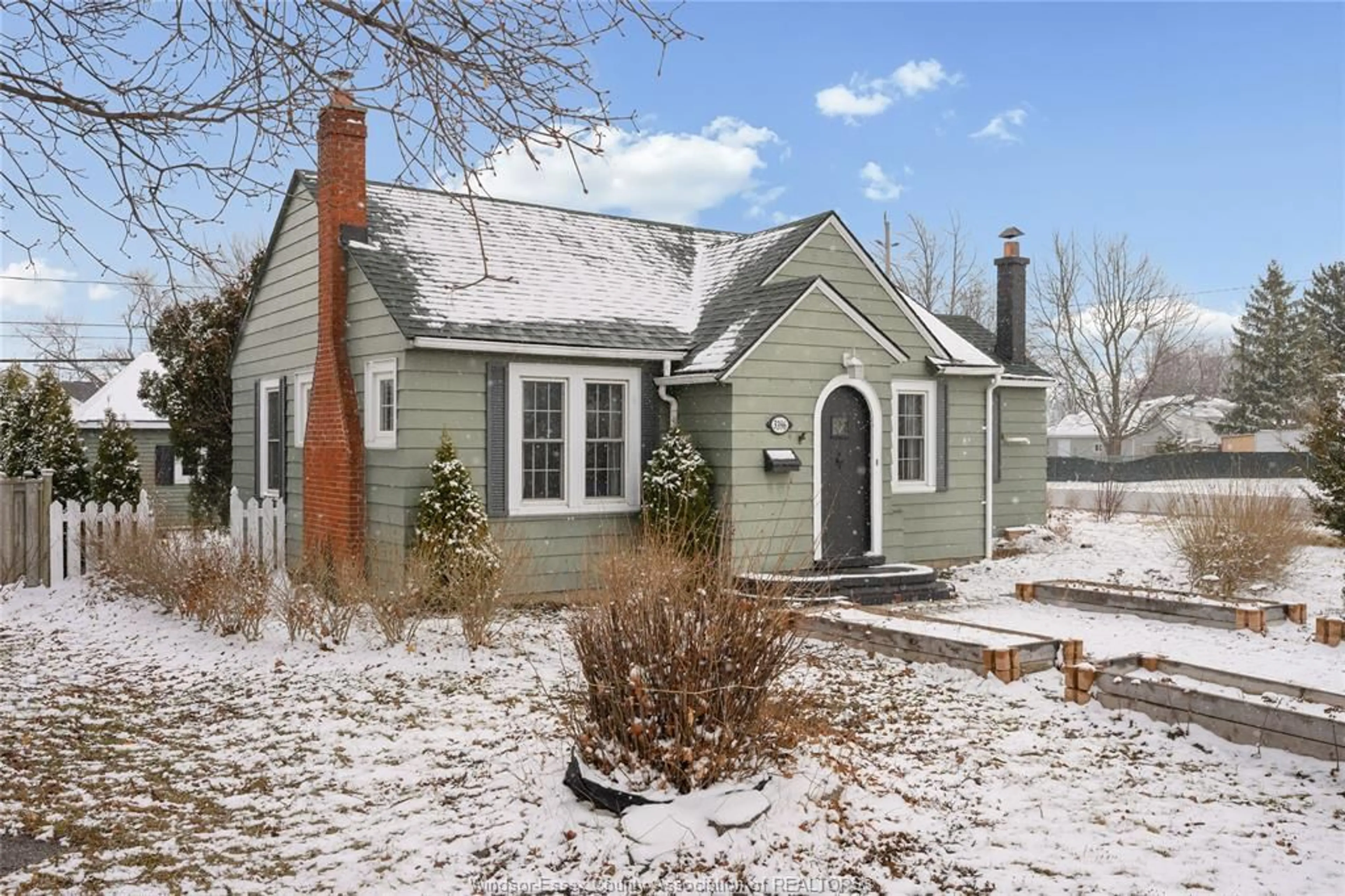 Home with vinyl exterior material, street for 3396 WOODWARD Blvd, Windsor Ontario N8W 2Y6