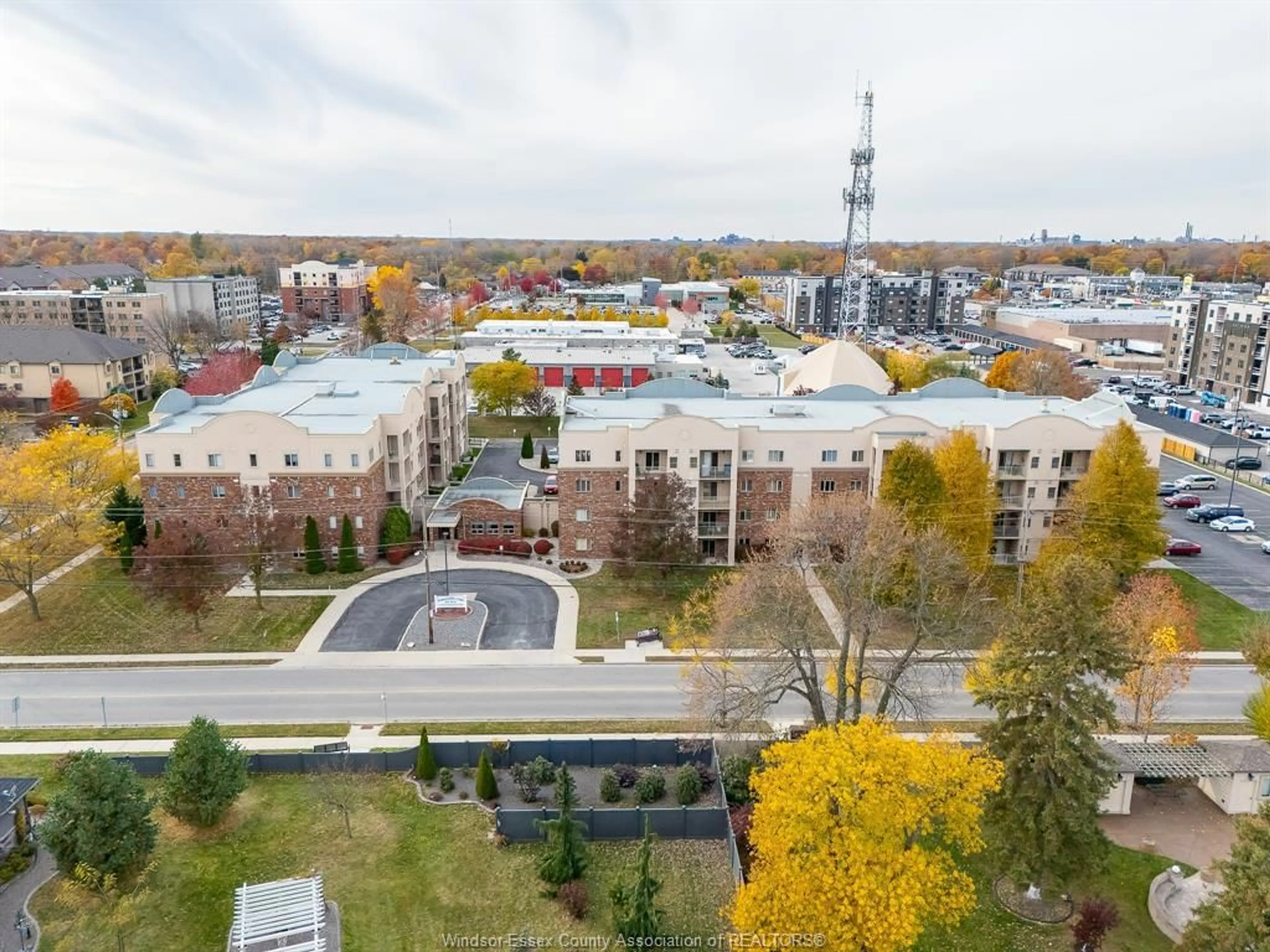 A pic from outside/outdoor area/front of a property/back of a property/a pic from drone, city buildings view from balcony for 5995 Ellis St #202, LaSalle Ontario N9H 2P1