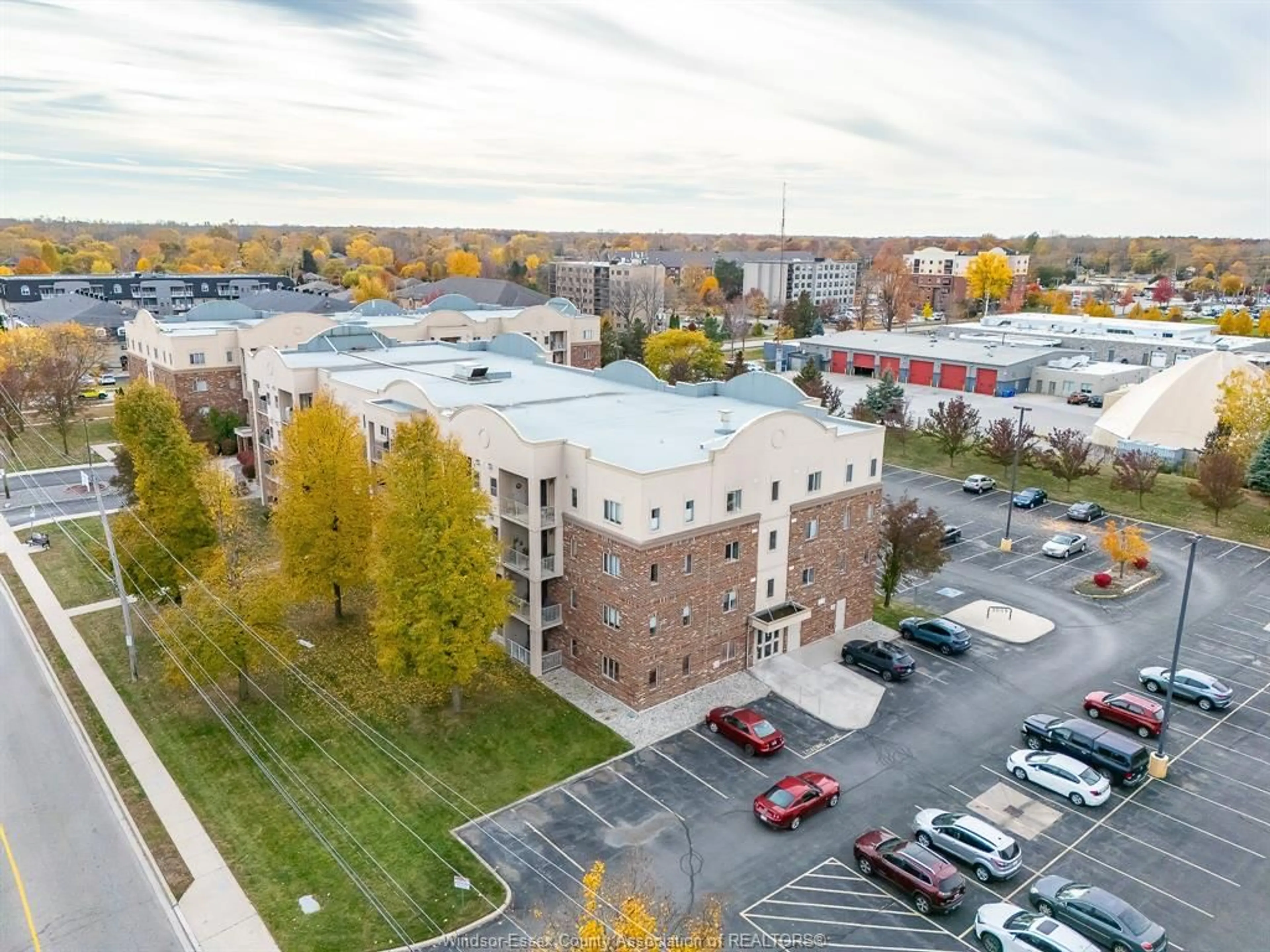 A pic from outside/outdoor area/front of a property/back of a property/a pic from drone, building for 5995 Ellis St #202, LaSalle Ontario N9H 2P1