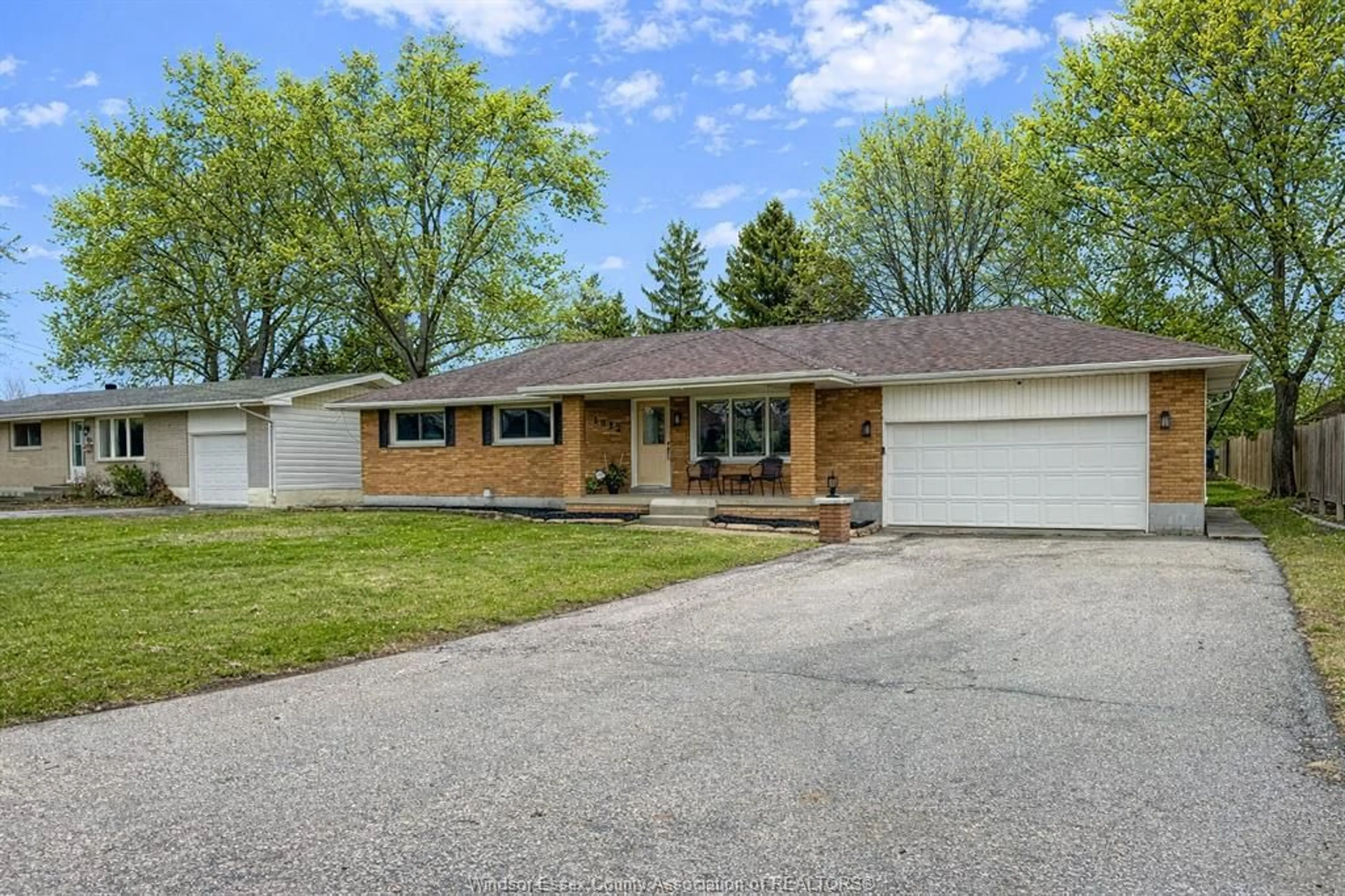 Home with vinyl exterior material, street for 1822 ST ANNE, Tecumseh Ontario N8N 1V4