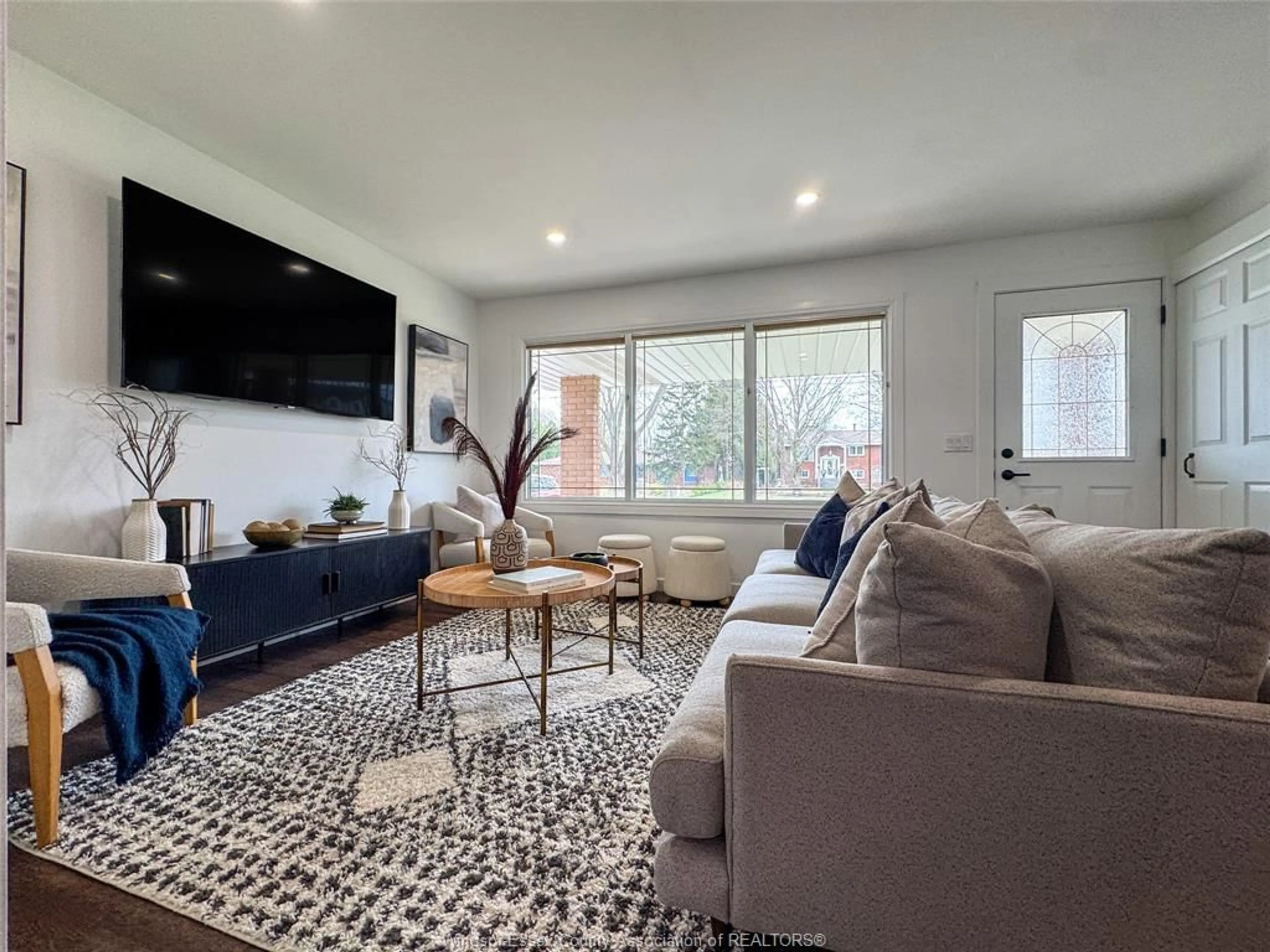 Living room with furniture, unknown for 1822 ST ANNE, Tecumseh Ontario N8N 1V4