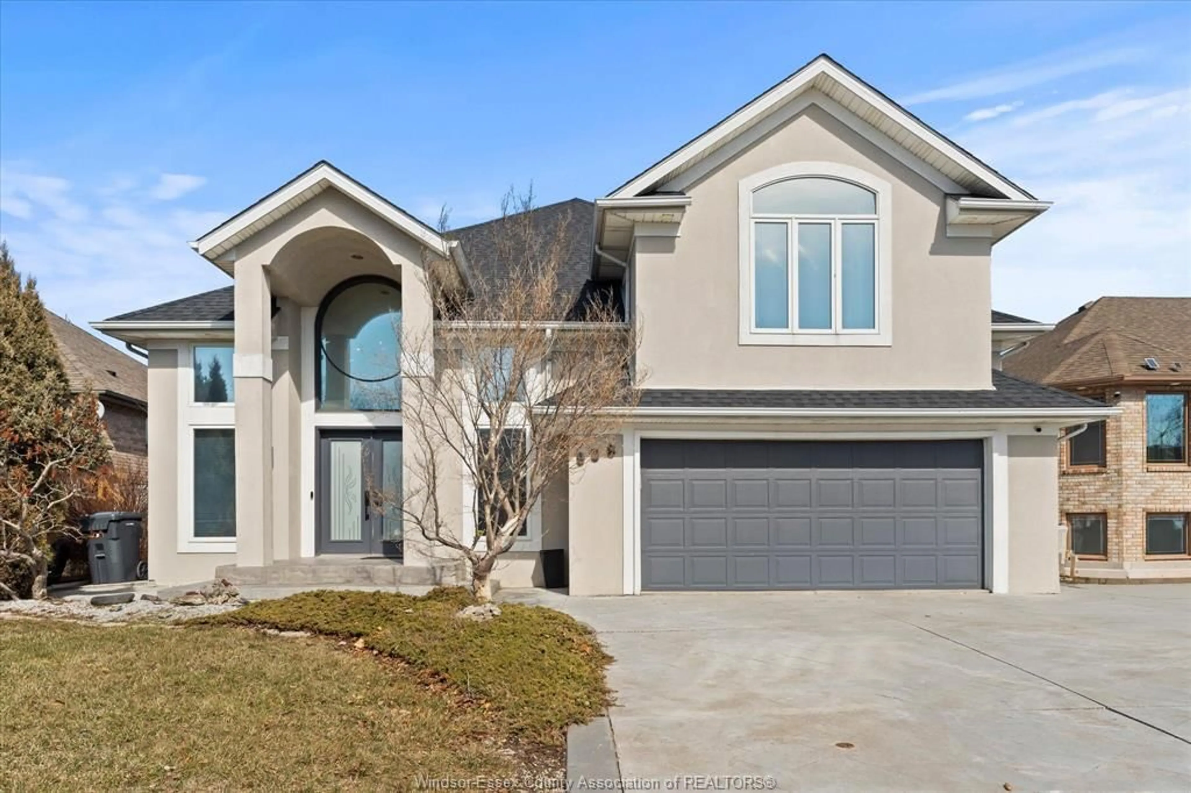 Home with vinyl exterior material, street for 938 NOVA, Windsor Ontario N9G 2S6