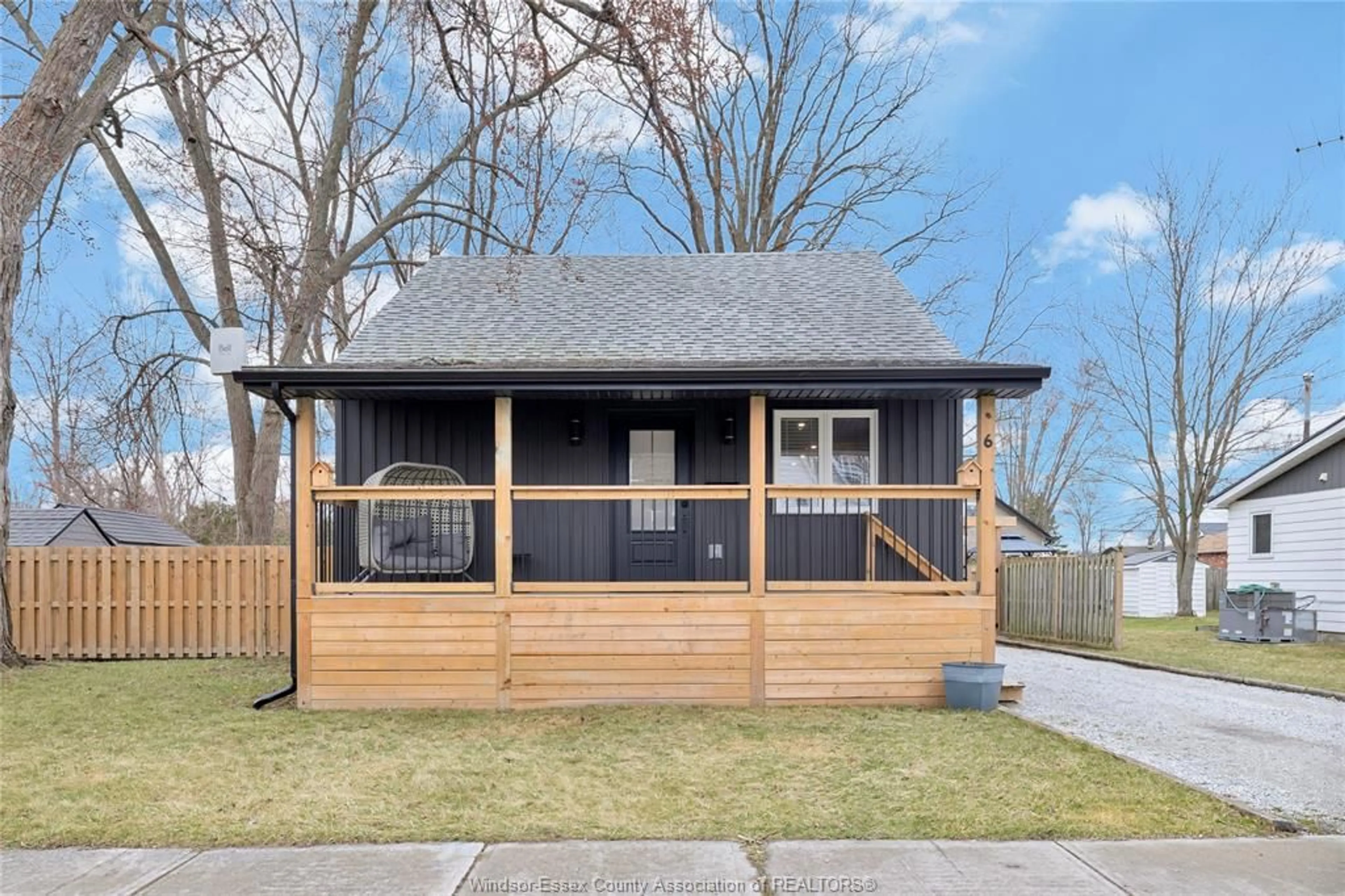 Shed for 6 St Marie St, Tilbury Ontario N0P 2L0