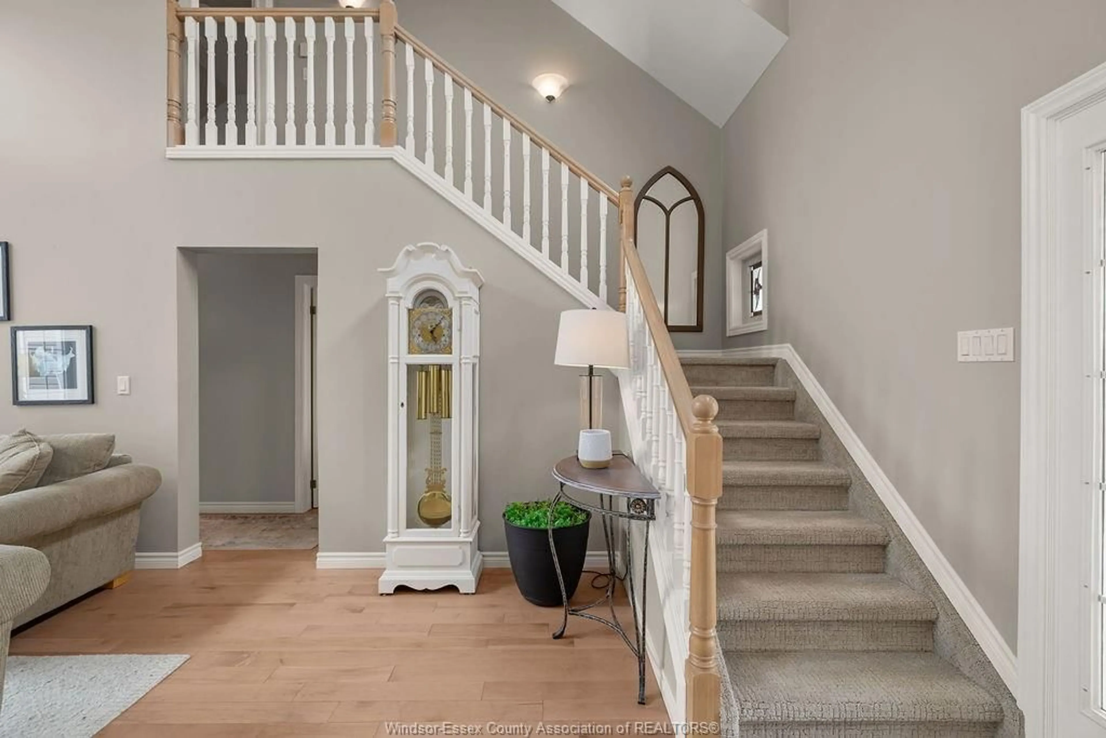 Indoor entryway for 12131 EMMA MARIA, Tecumseh Ontario N8N 2M1