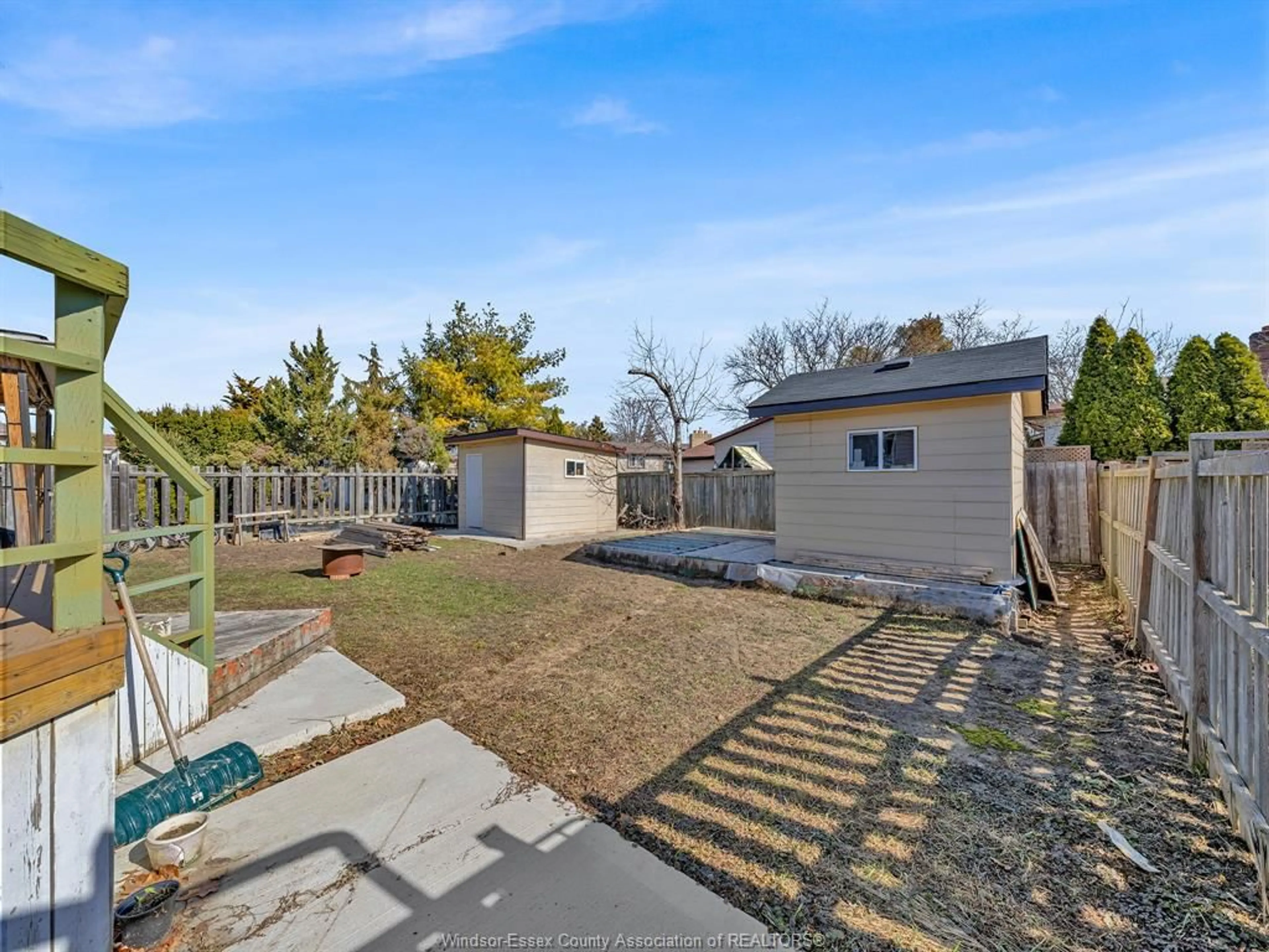 A pic from outside/outdoor area/front of a property/back of a property/a pic from drone, unknown for 2848 SOUTHRIDGE, Windsor Ontario N8W 5N2