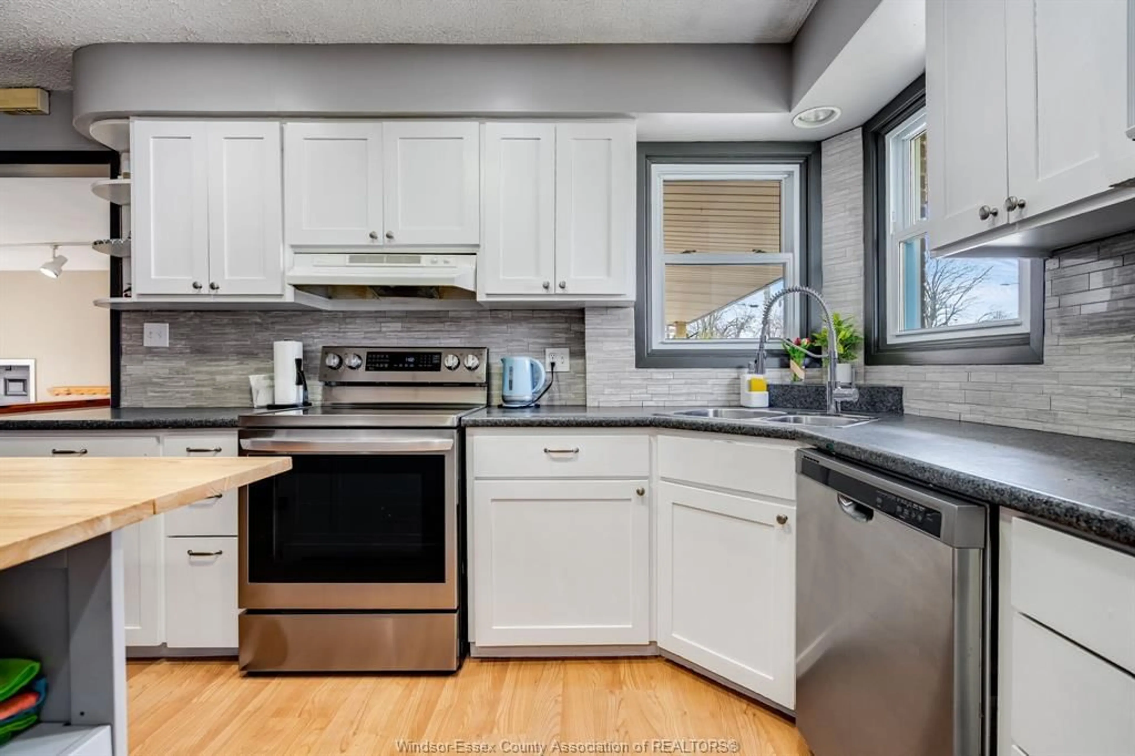 Unknown for 26 Johnson Ave, Leamington Ontario N8H 3T9