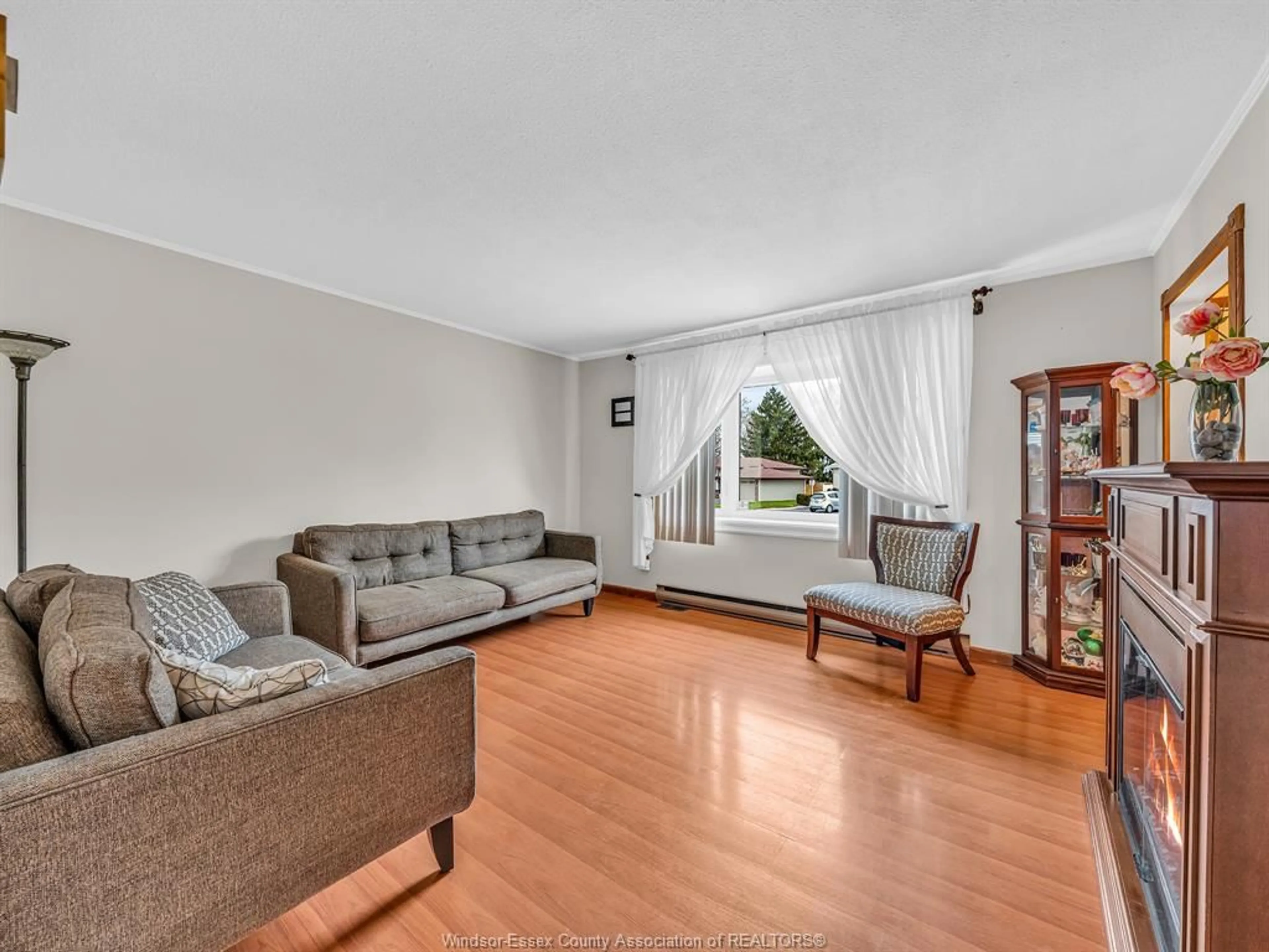 Living room with furniture, unknown for 184 Harold Cull Dr, Kingsville Ontario N9Y 3G1