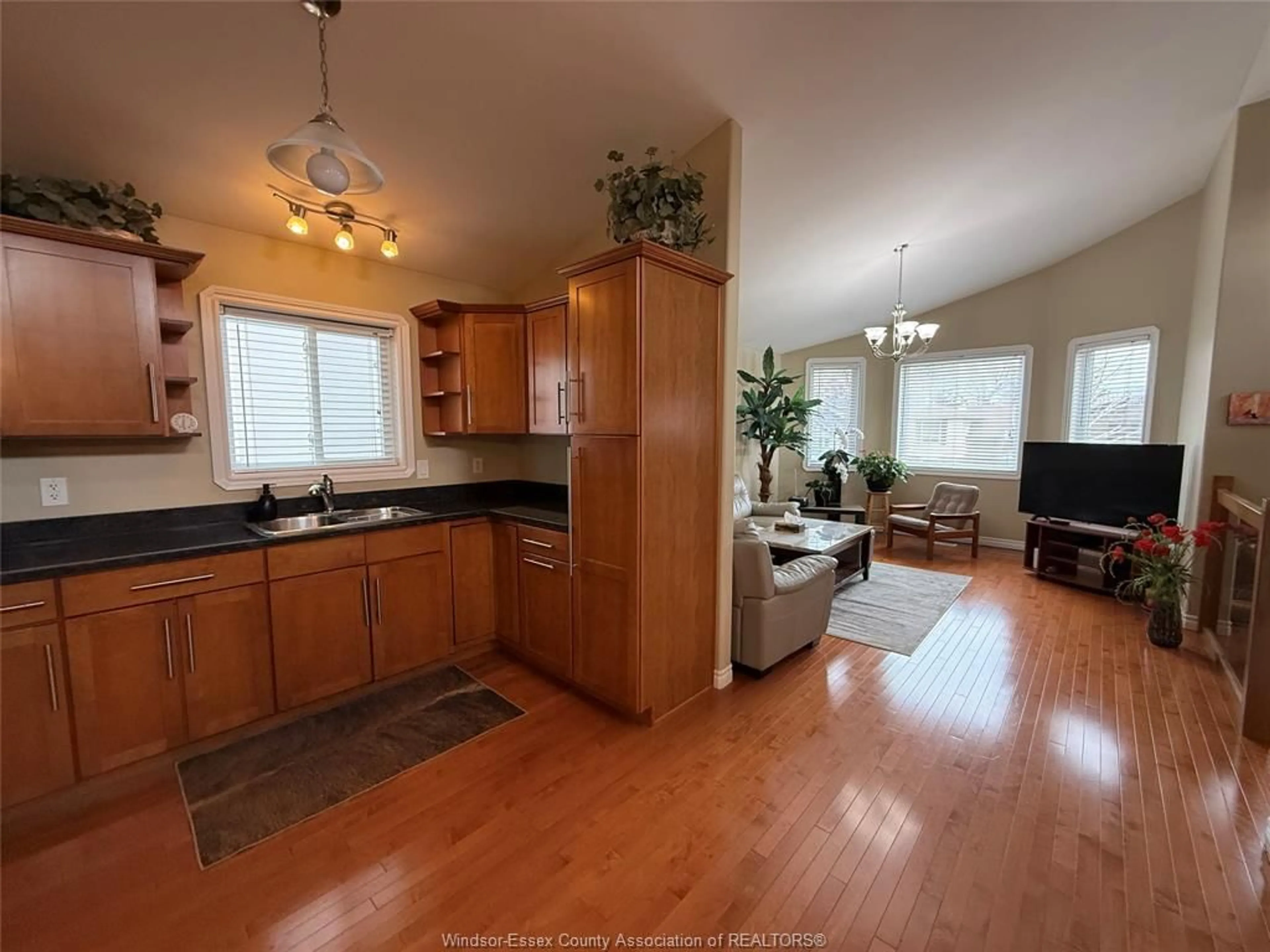 Open concept kitchen, unknown for 551 CLOVER St, Windsor Ontario N8P 1C5