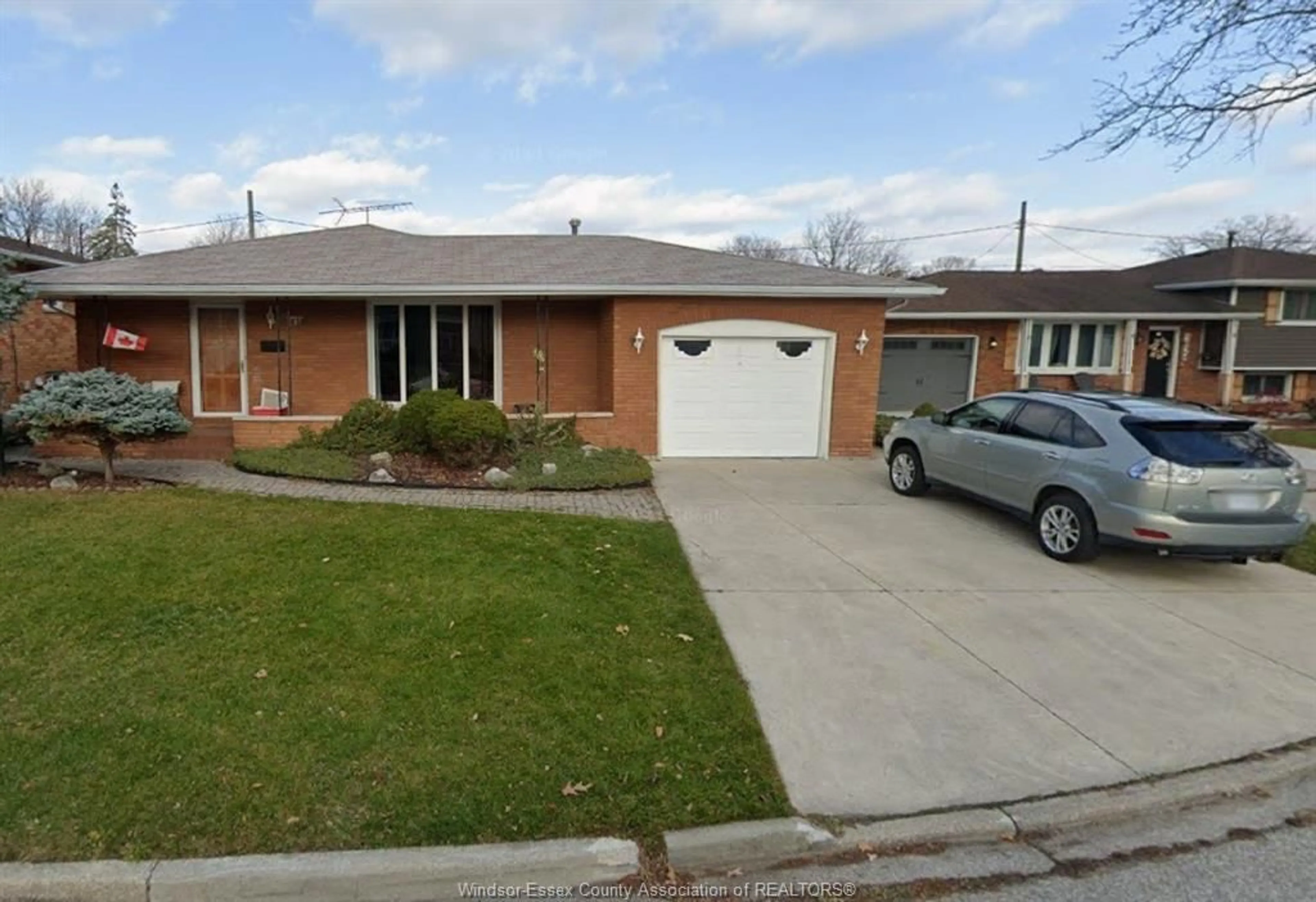 Home with brick exterior material, street for 1616 BURWELL Crt, Windsor Ontario N9C 3Z8