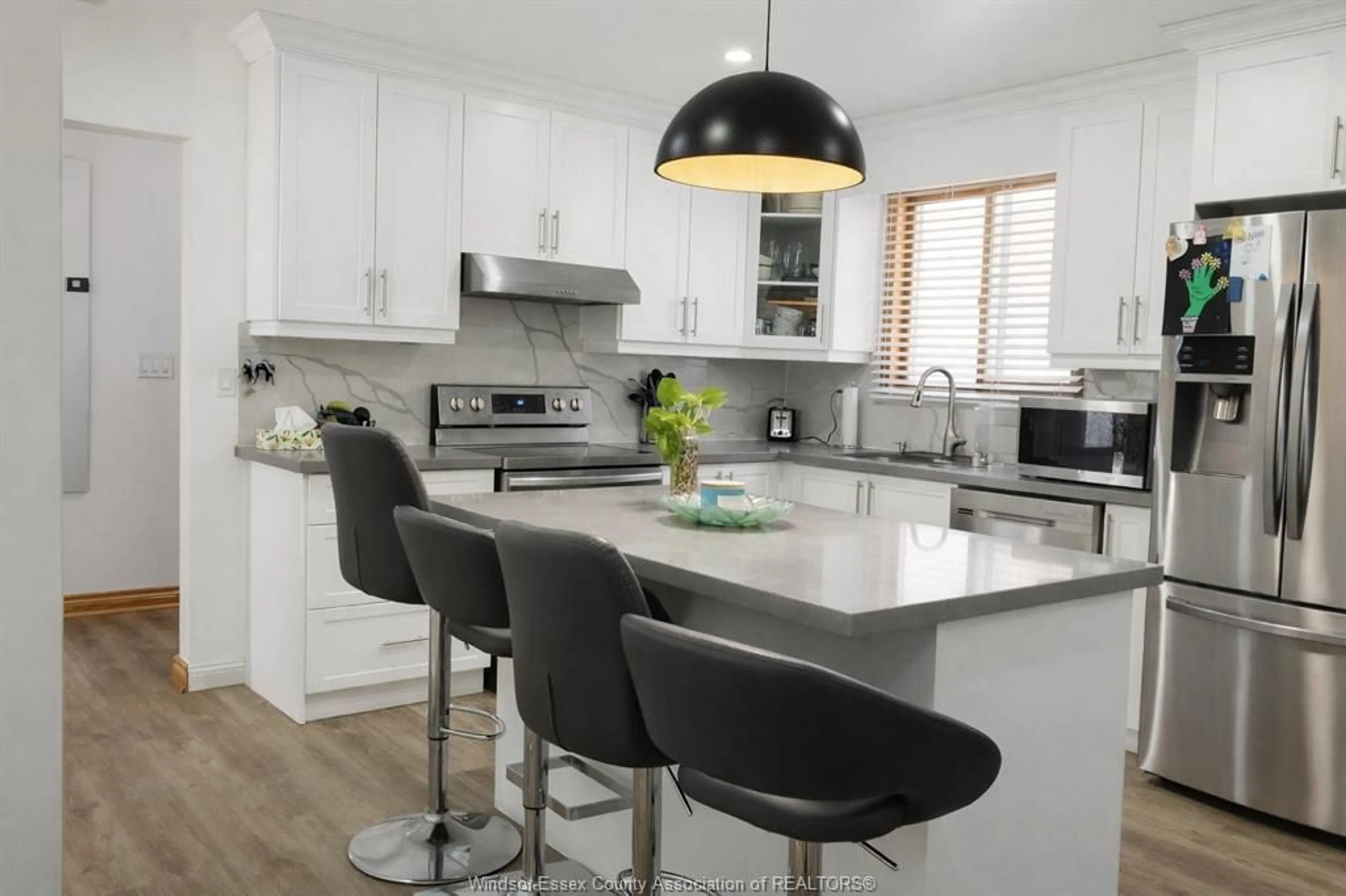 Contemporary kitchen, unknown for 1616 BURWELL Crt, Windsor Ontario N9C 3Z8