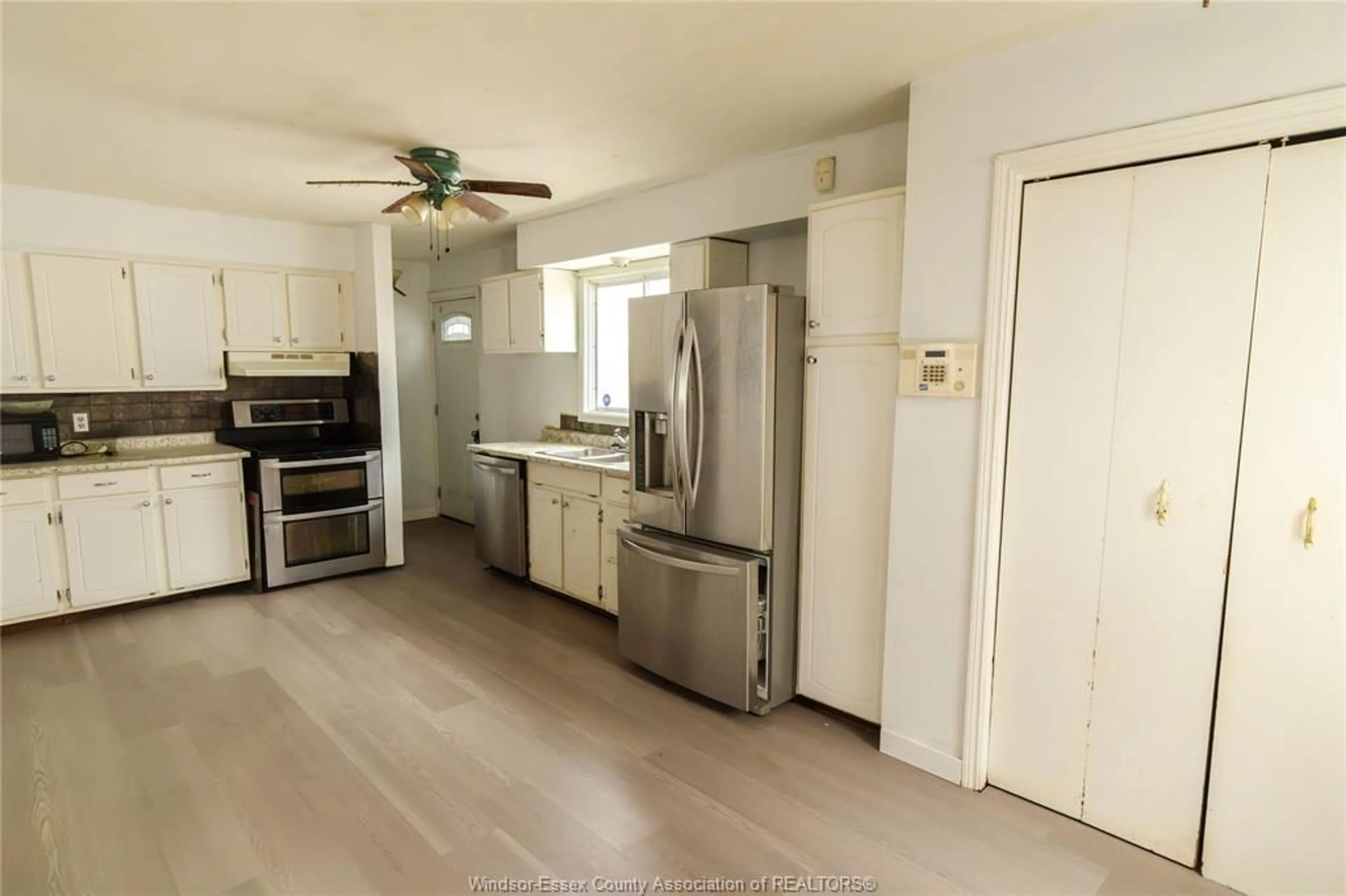 Unknown for 24 BAXTER, Chatham Ontario N7M 4P7