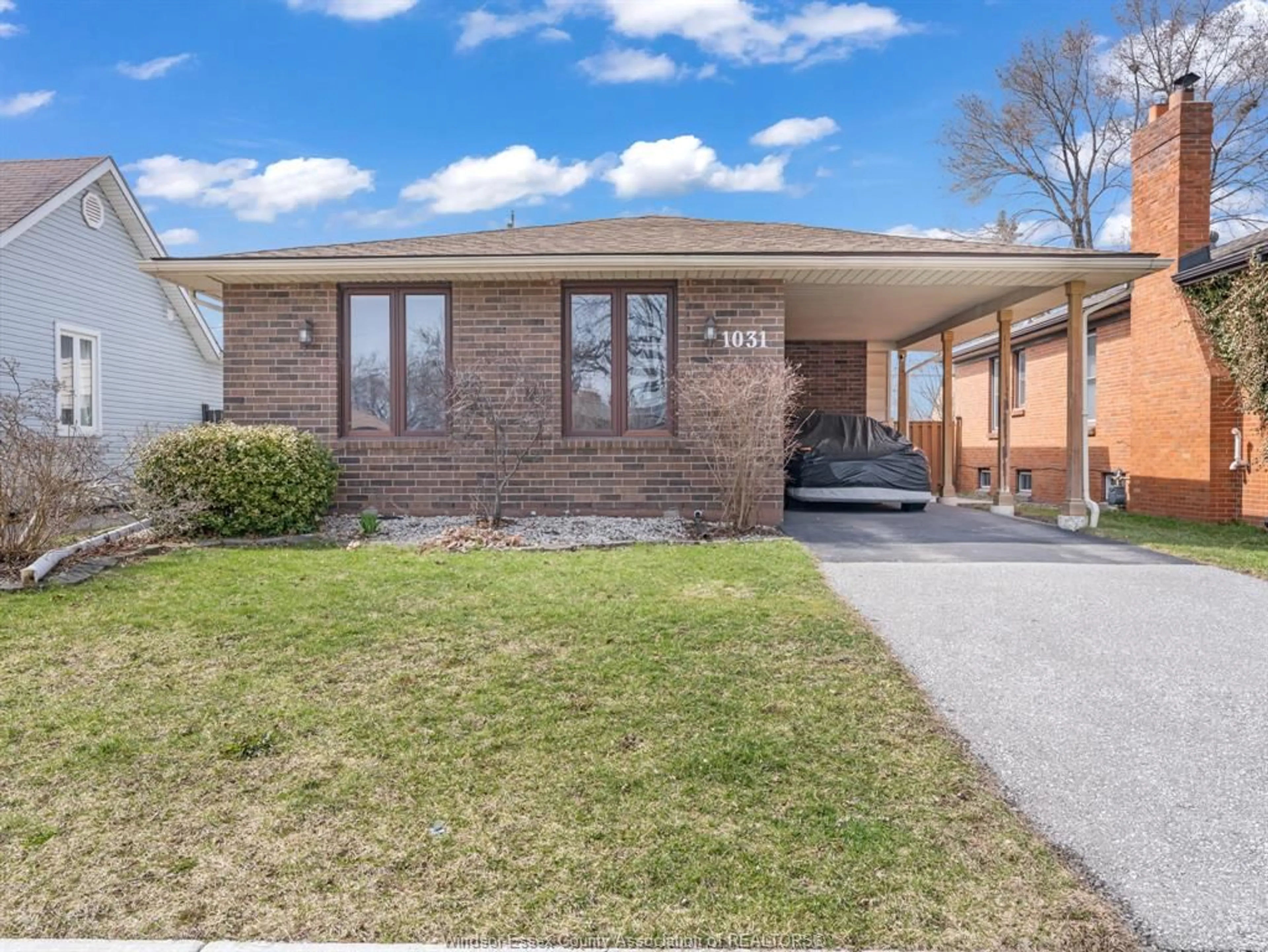 Home with brick exterior material, street for 1031 EASTLAWN, Windsor Ontario N8S 3H8