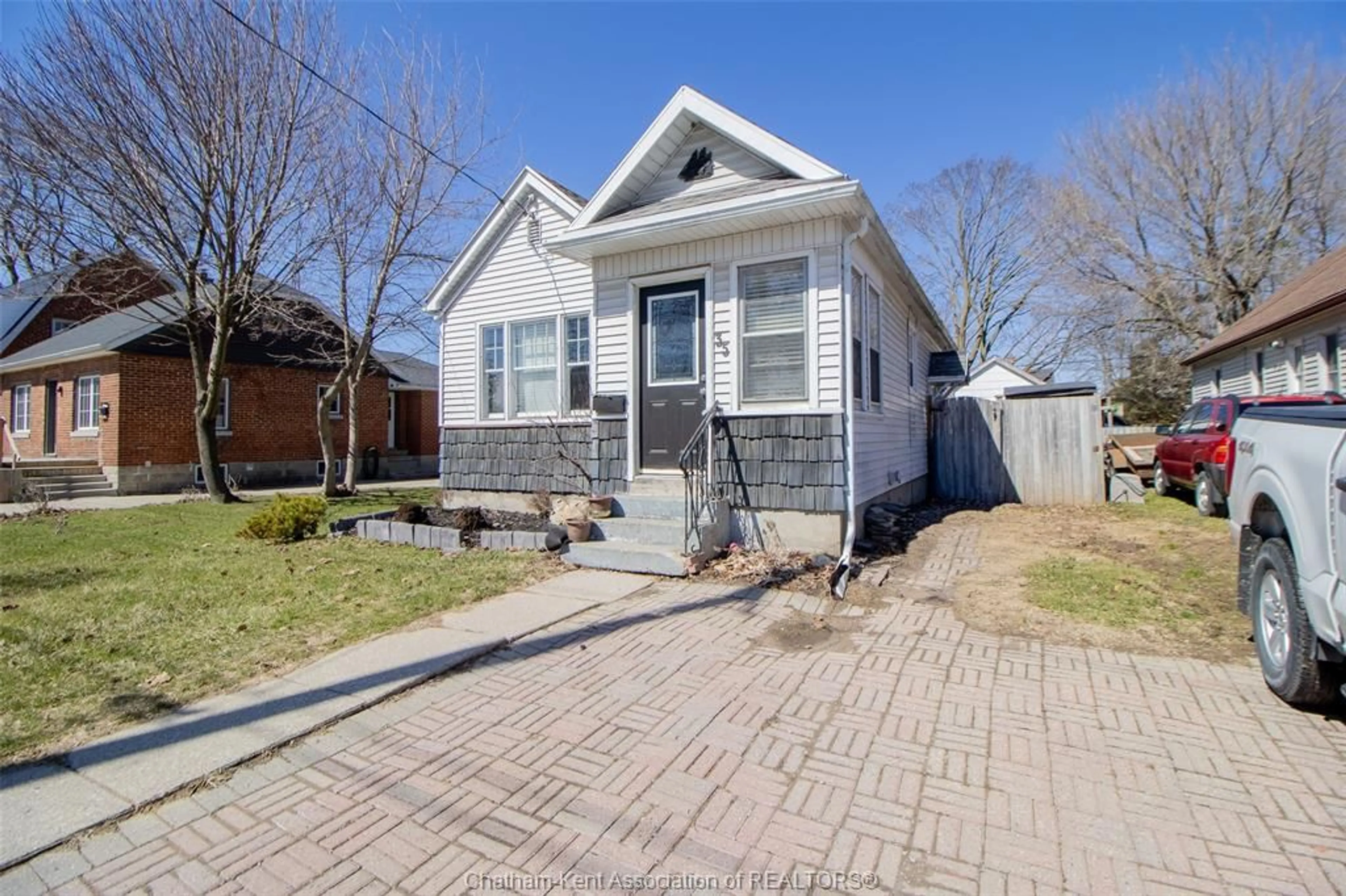 Home with brick exterior material, street for 35 Alexandra Ave, Chatham Ontario N7M 1X9