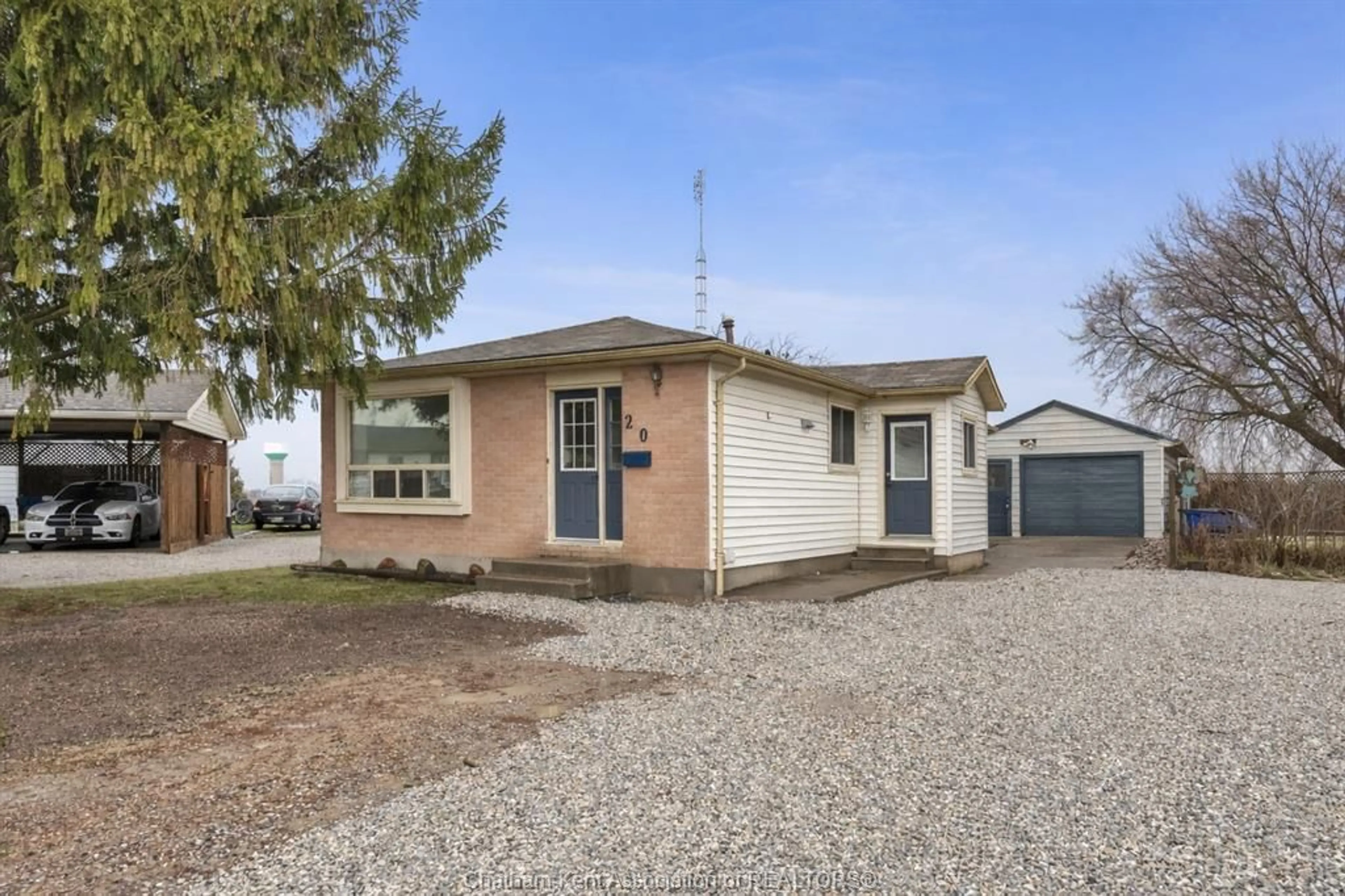 Unknown for 20 Kensington Sq, Wallaceburg Ontario N8A 4V6