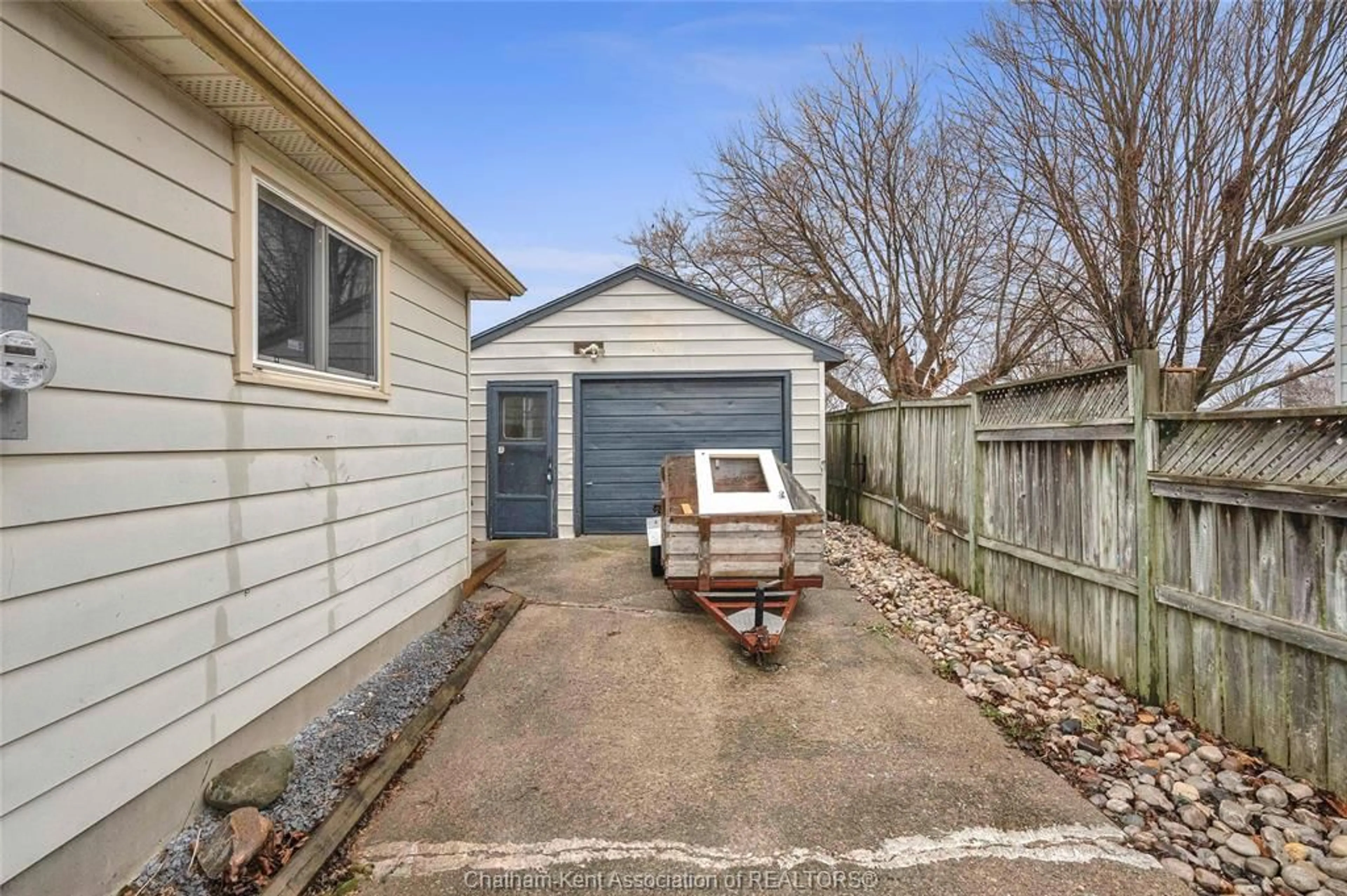 Shed for 20 Kensington Sq, Wallaceburg Ontario N8A 4V6