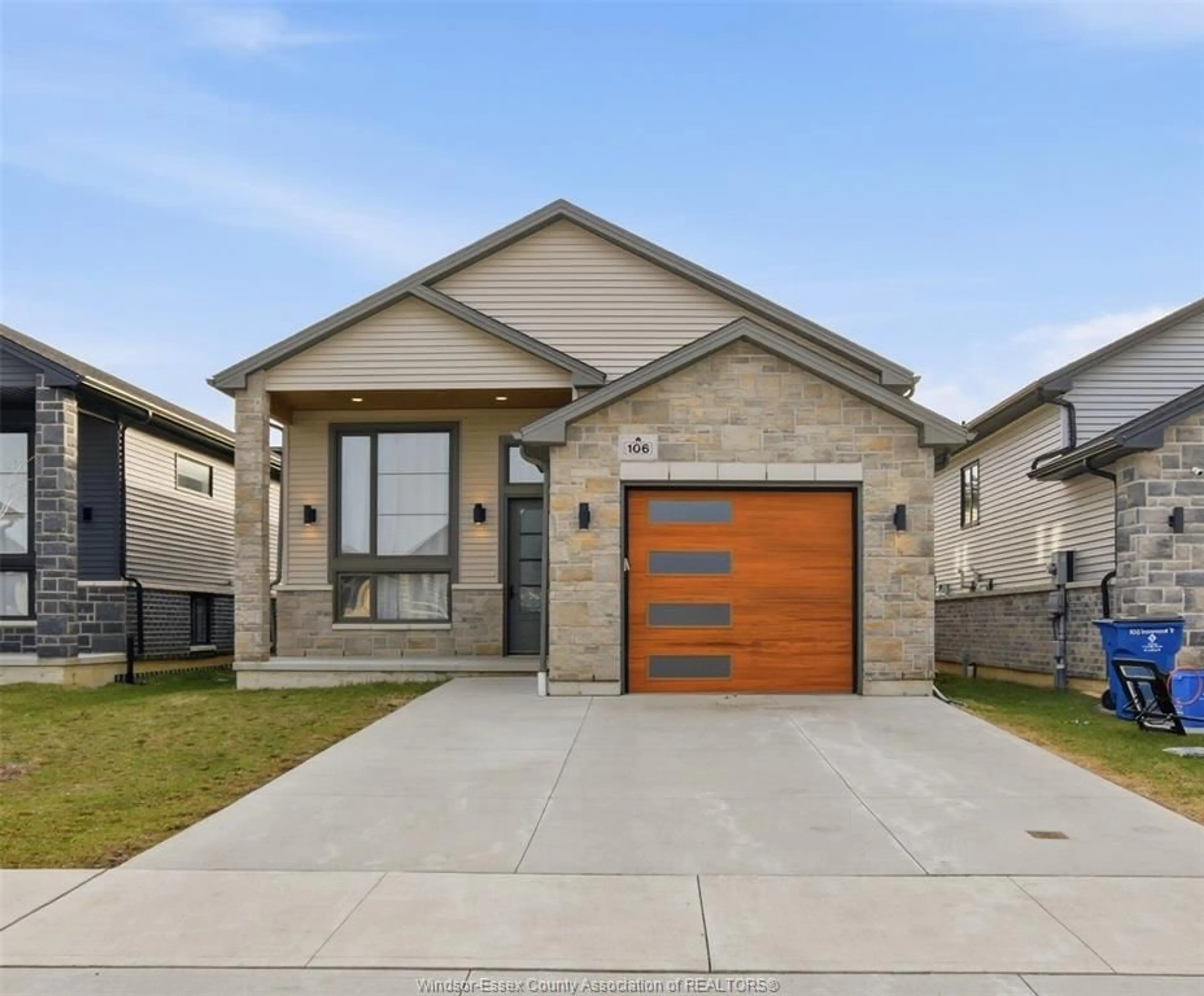 Home with brick exterior material, street for 106 IRONWOOD Trail, Chatham Ontario N7M 0T3