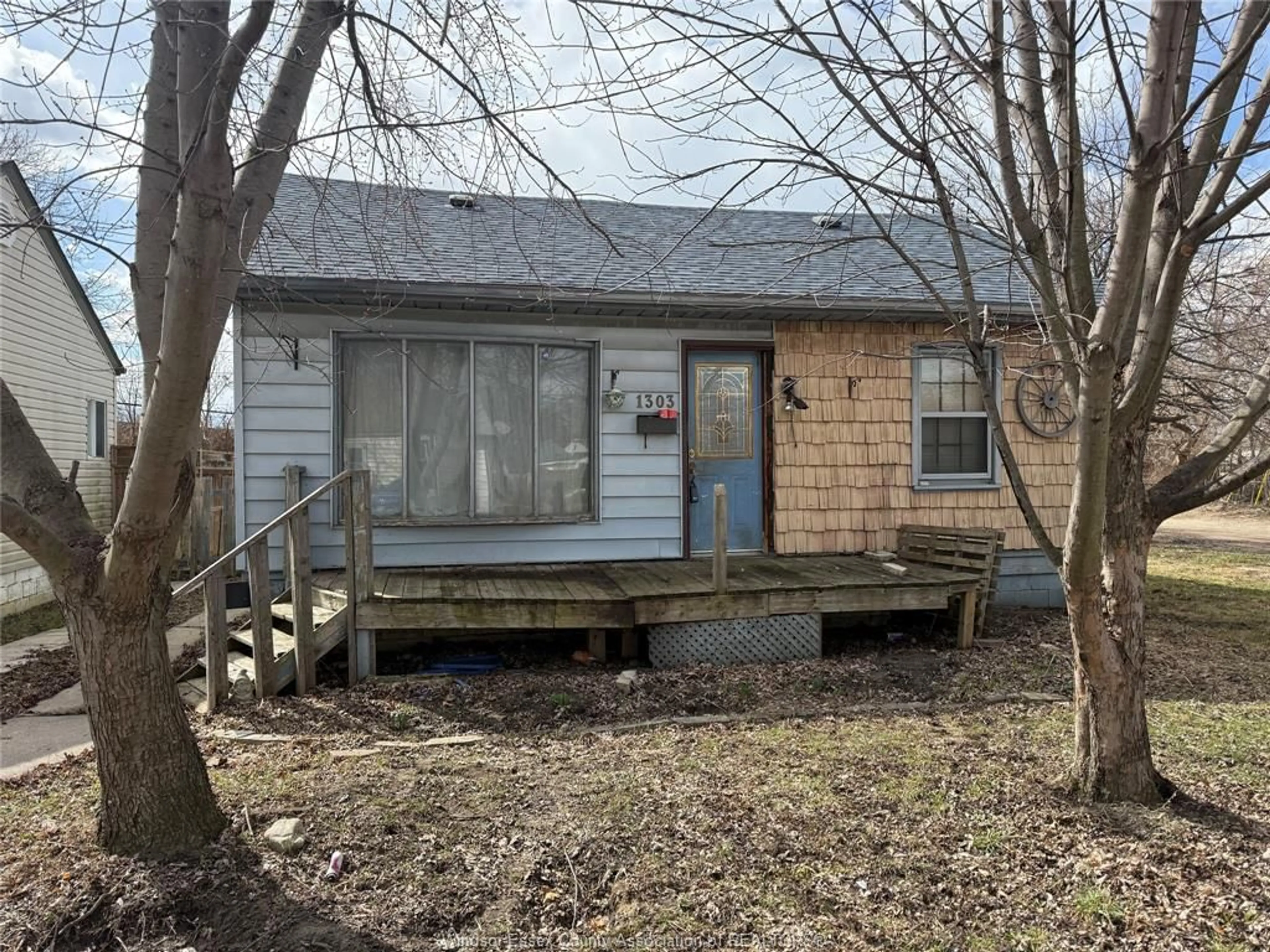 Shed for 1303 Central, Windsor Ontario N8Y 3V3