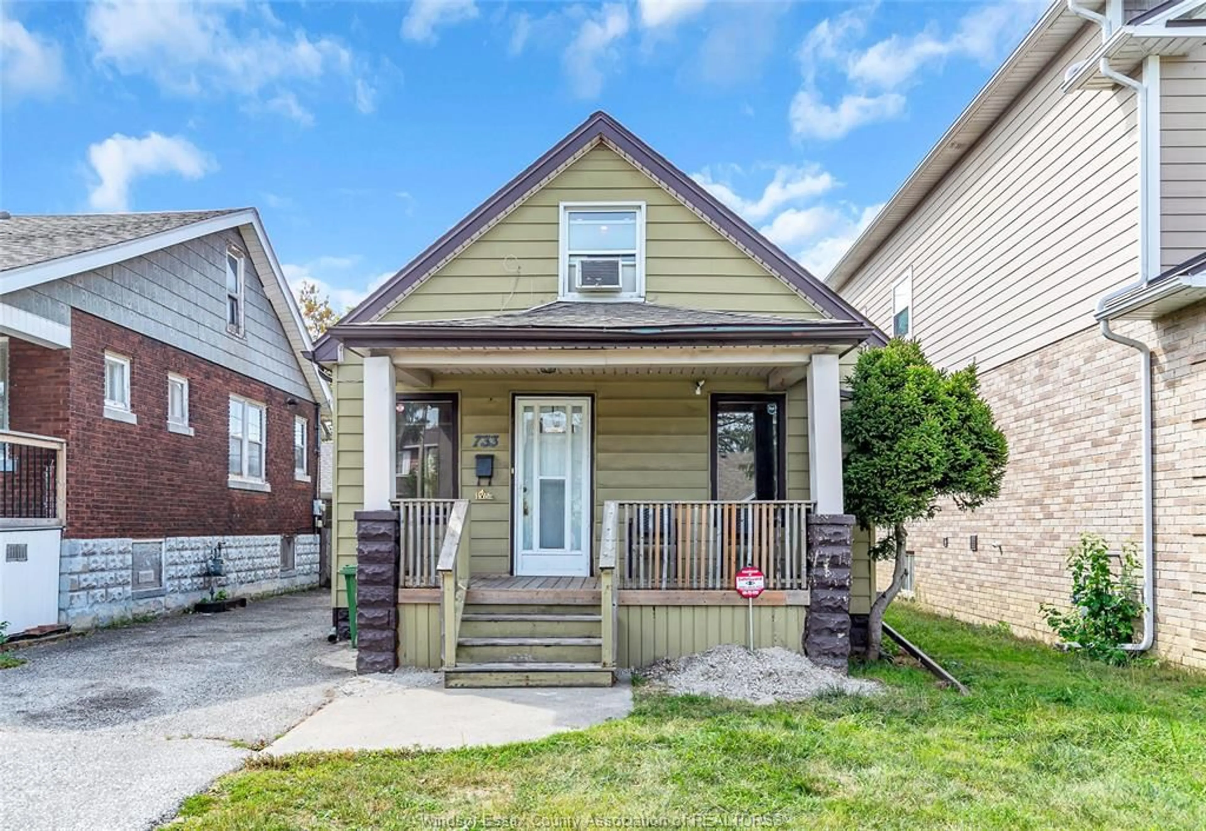 Home with brick exterior material, street for 733 RANDOLPH, Windsor Ontario N9B 2T7