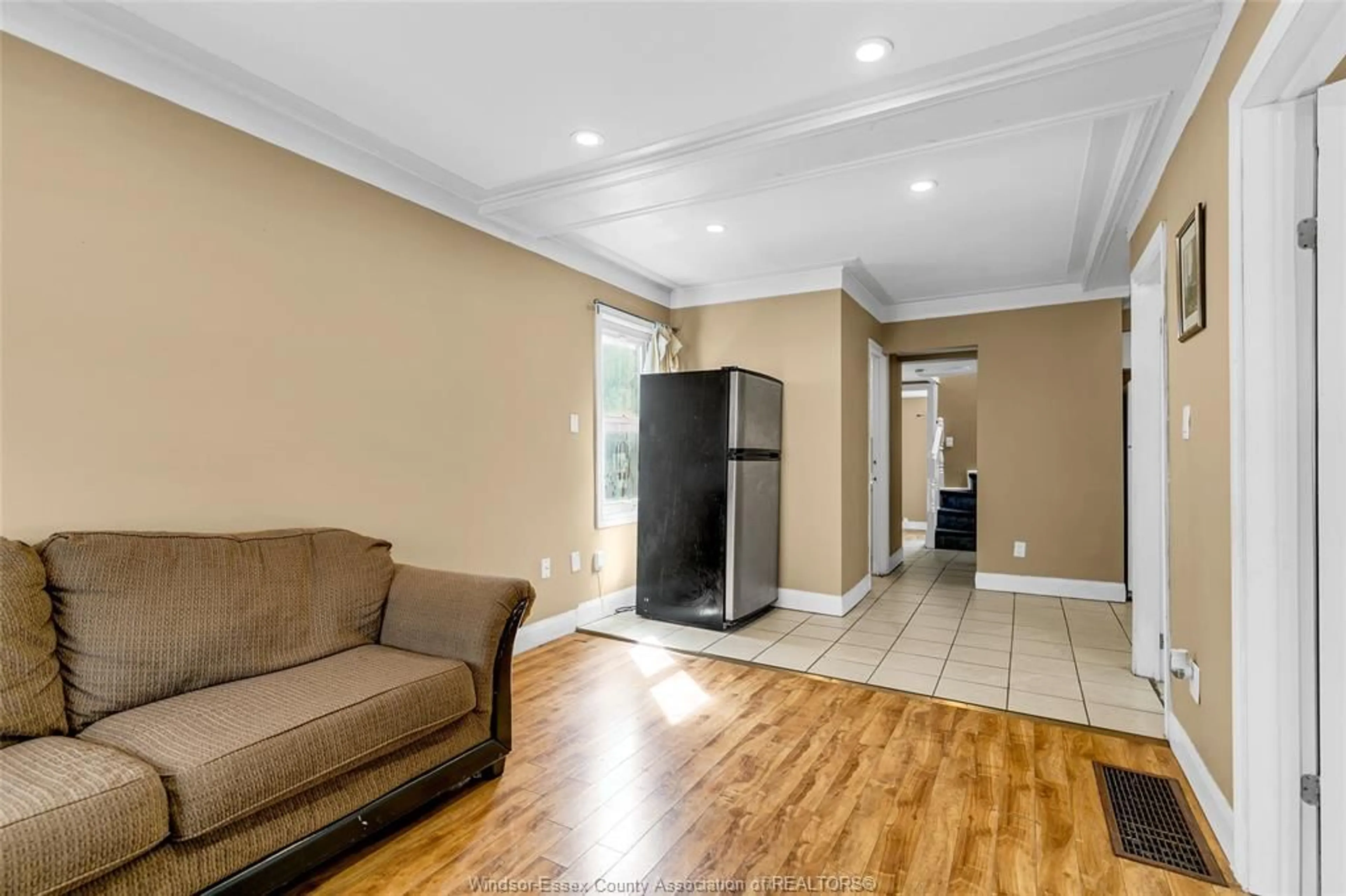 Living room with furniture, unknown for 733 RANDOLPH, Windsor Ontario N9B 2T7