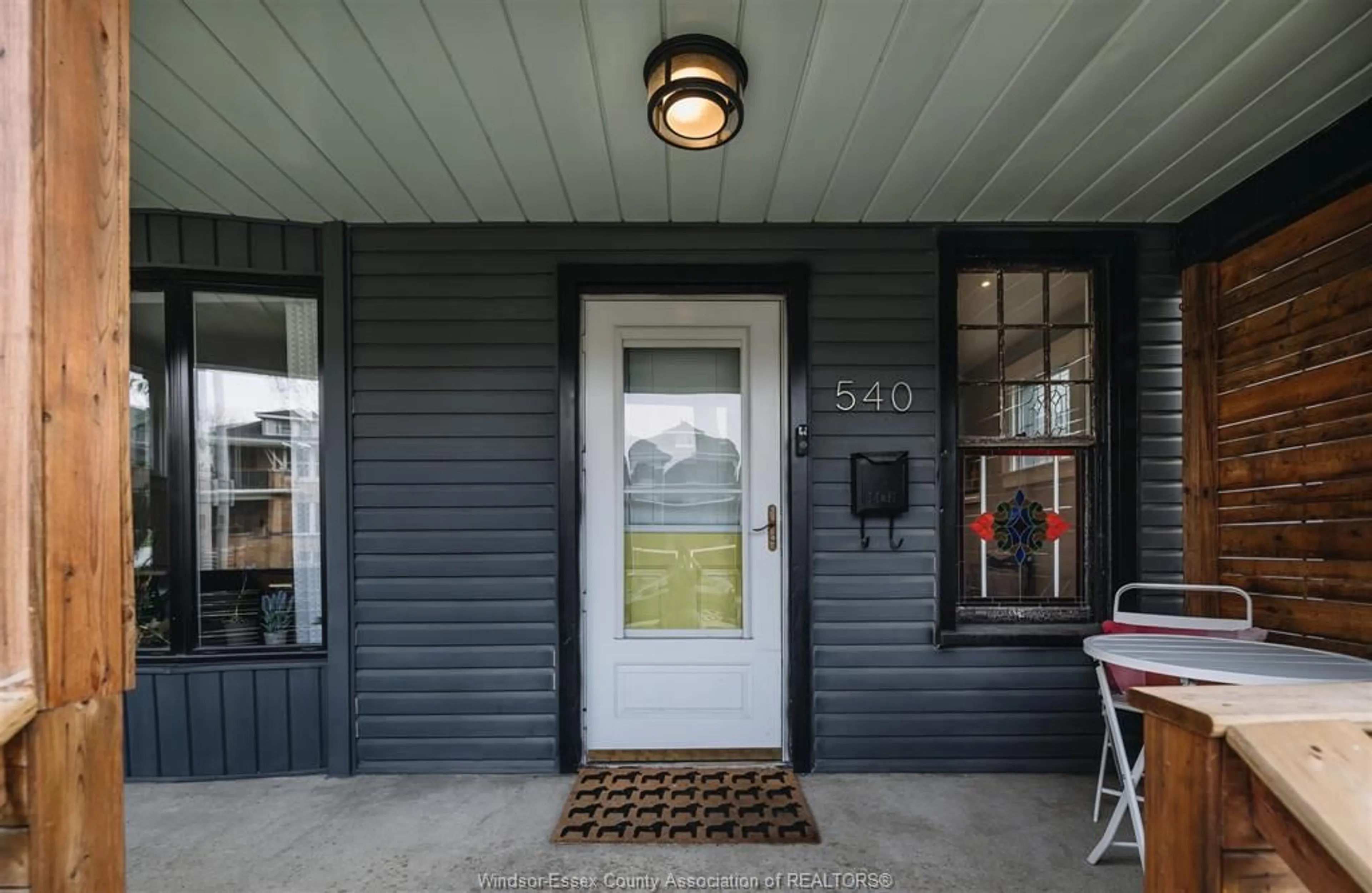 Indoor entryway for 540 MOY Ave, Windsor Ontario N9A 2A4